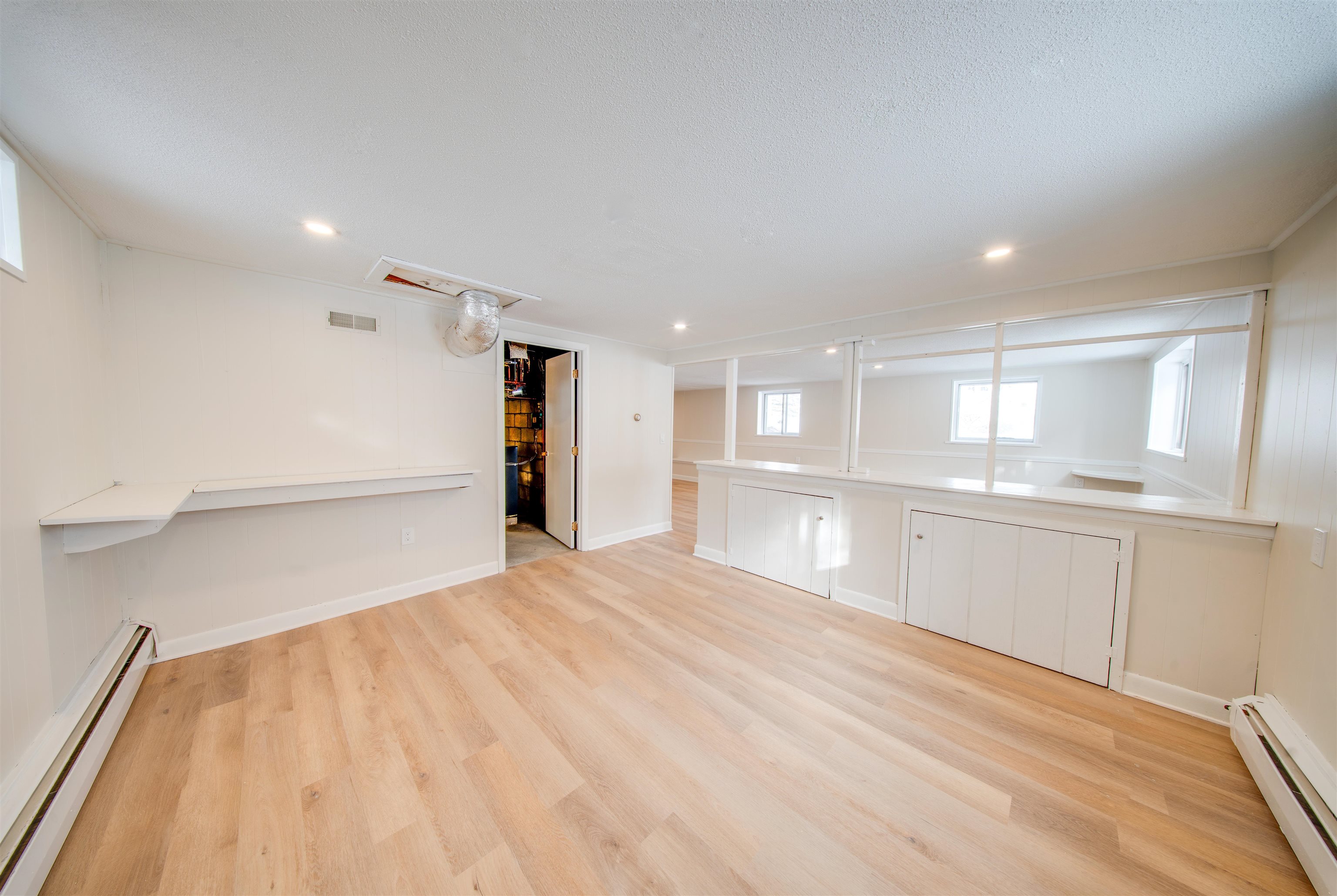 3 Woodbury Dr, Nashua, NH 03062