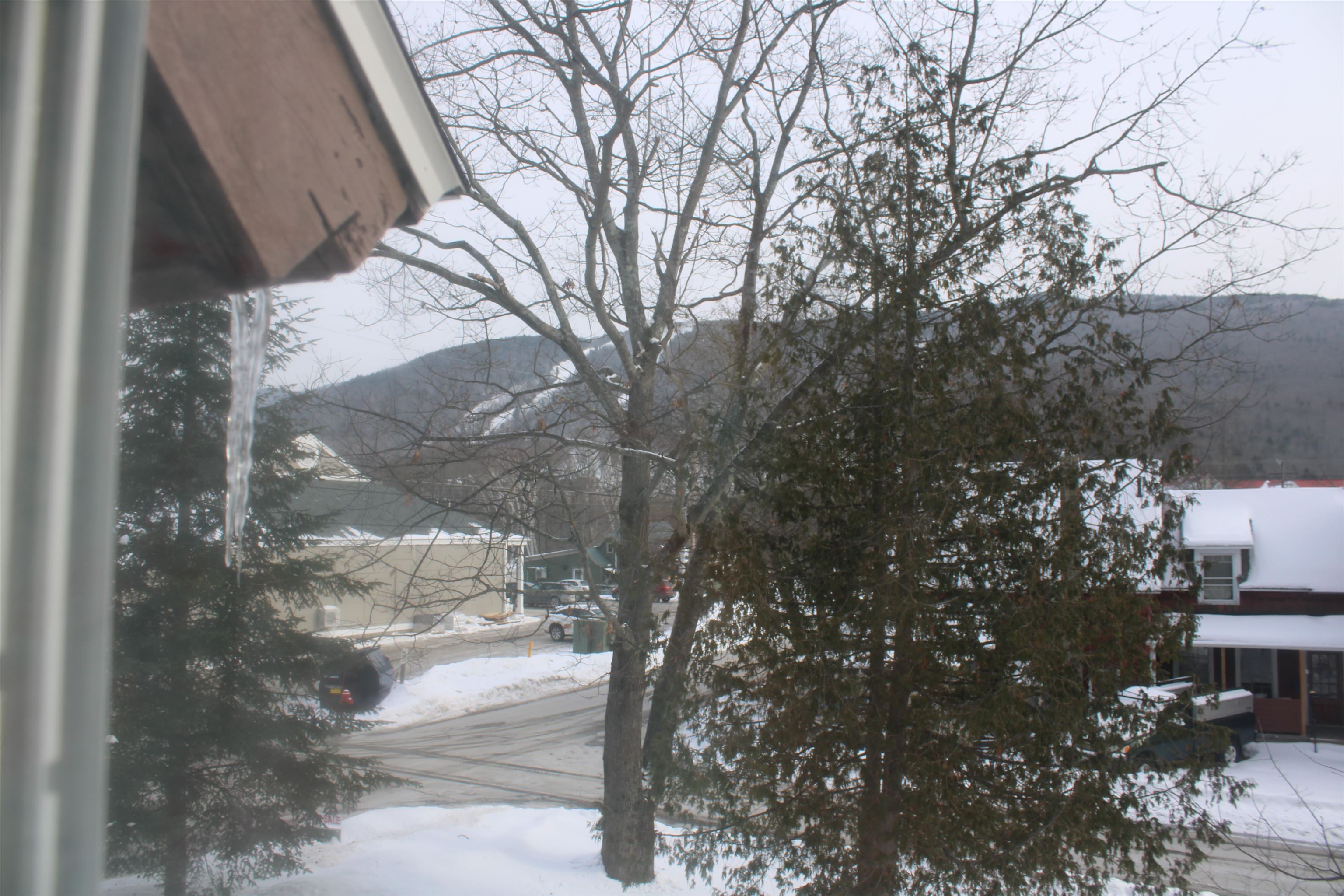 13 Maple St, Lincoln, NH 03251