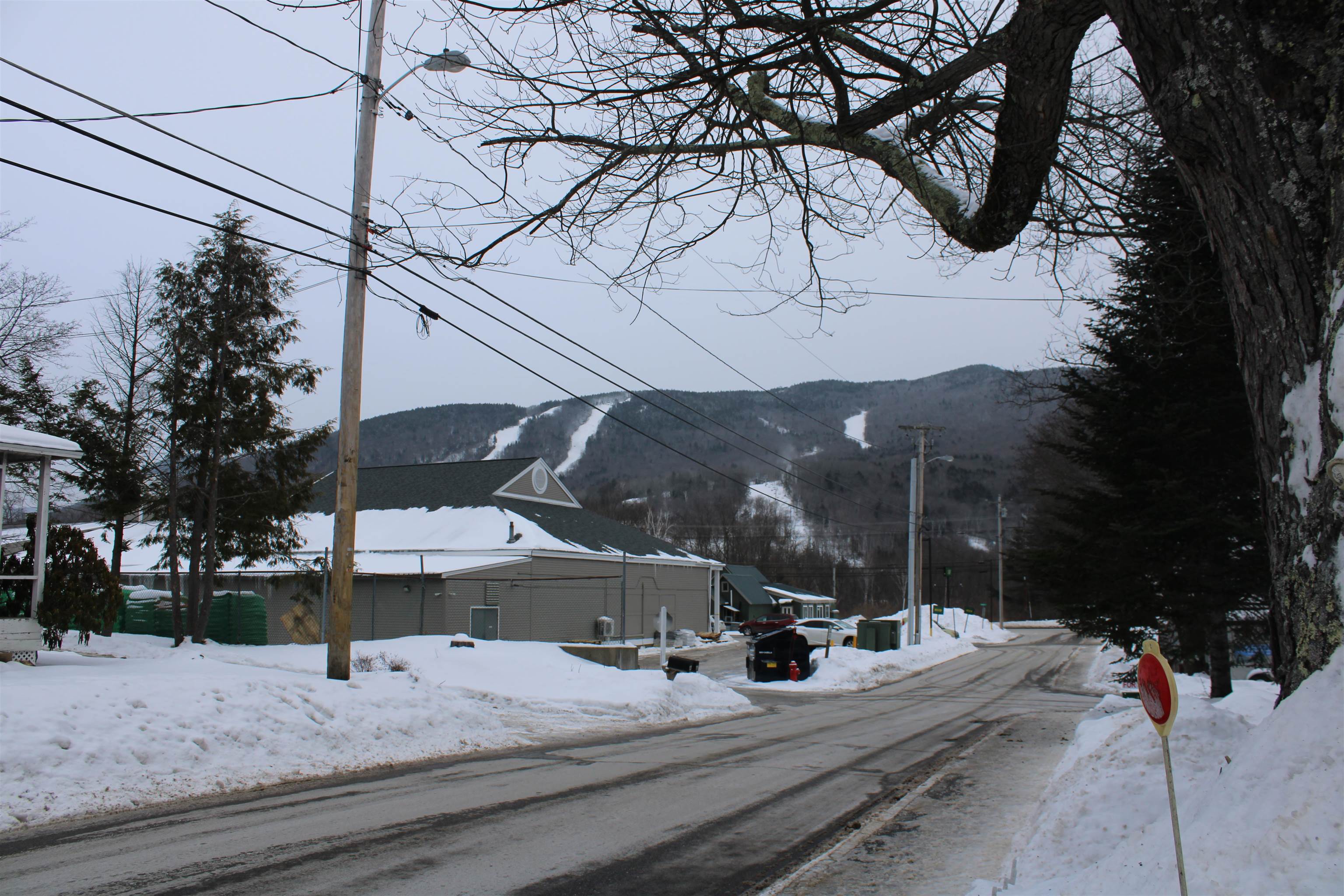 13 Maple St, Lincoln, NH 03251