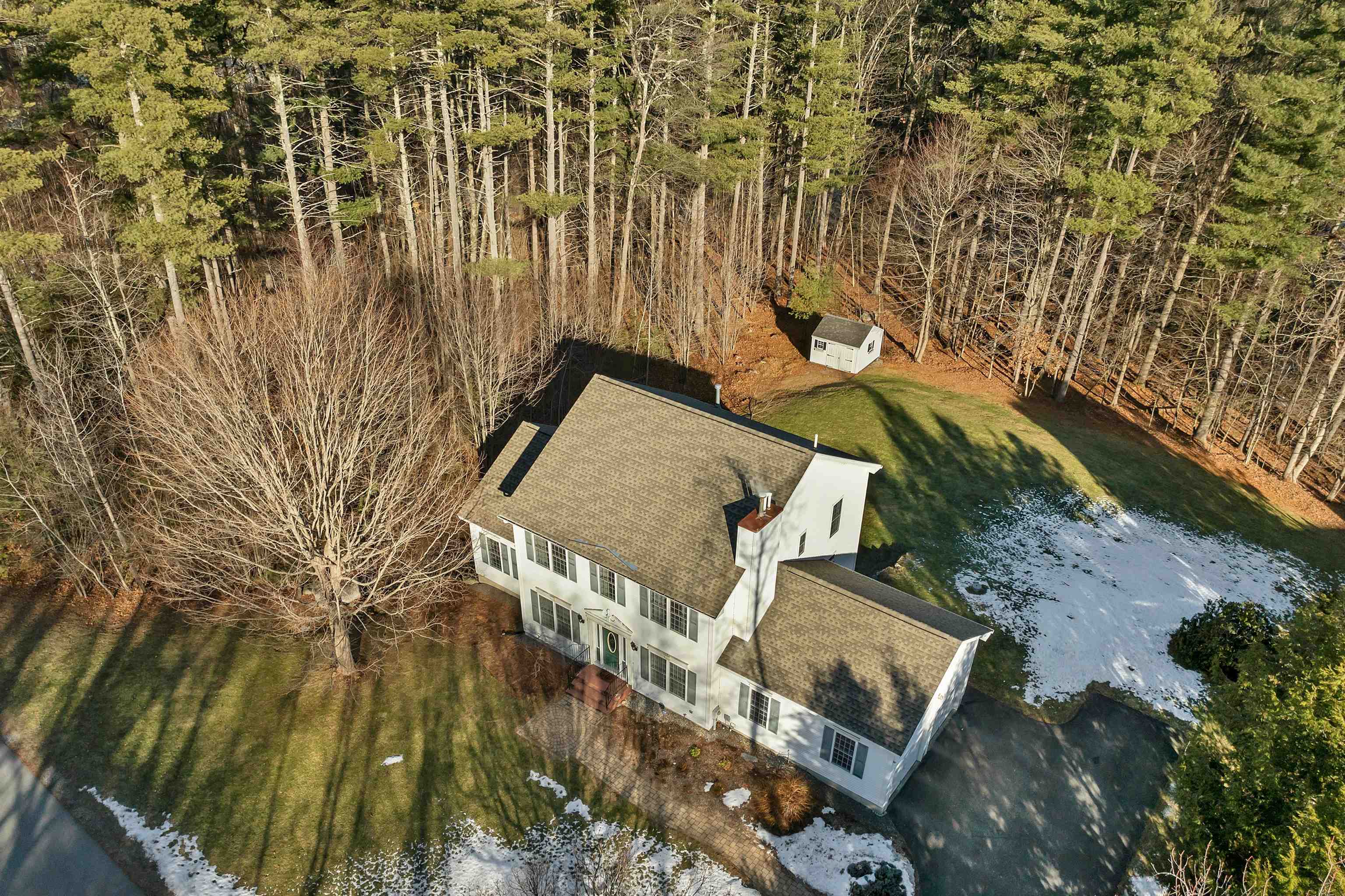 71 Green Meadow Ln, Bedford, NH 03110