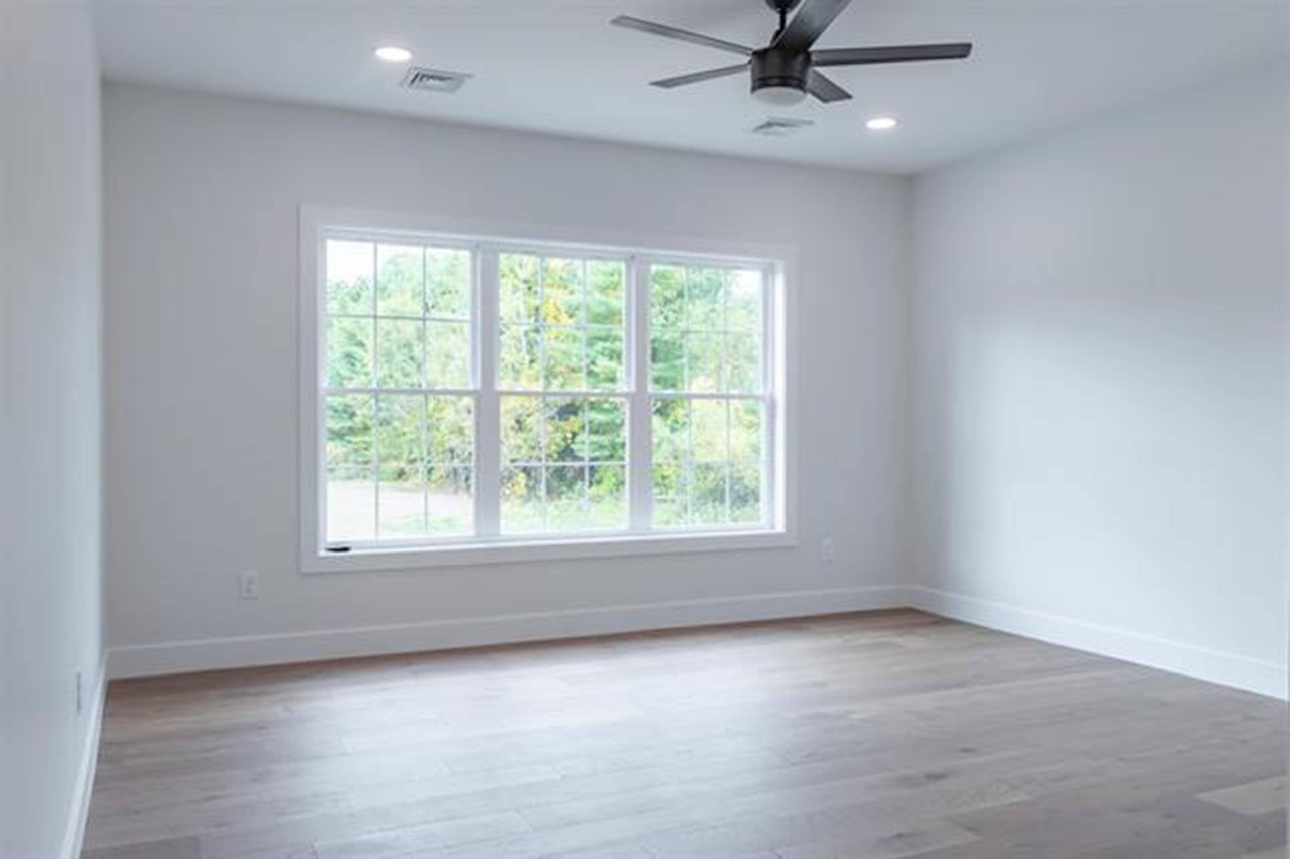 77 White Rock Hill Rd, Bow, NH 03304