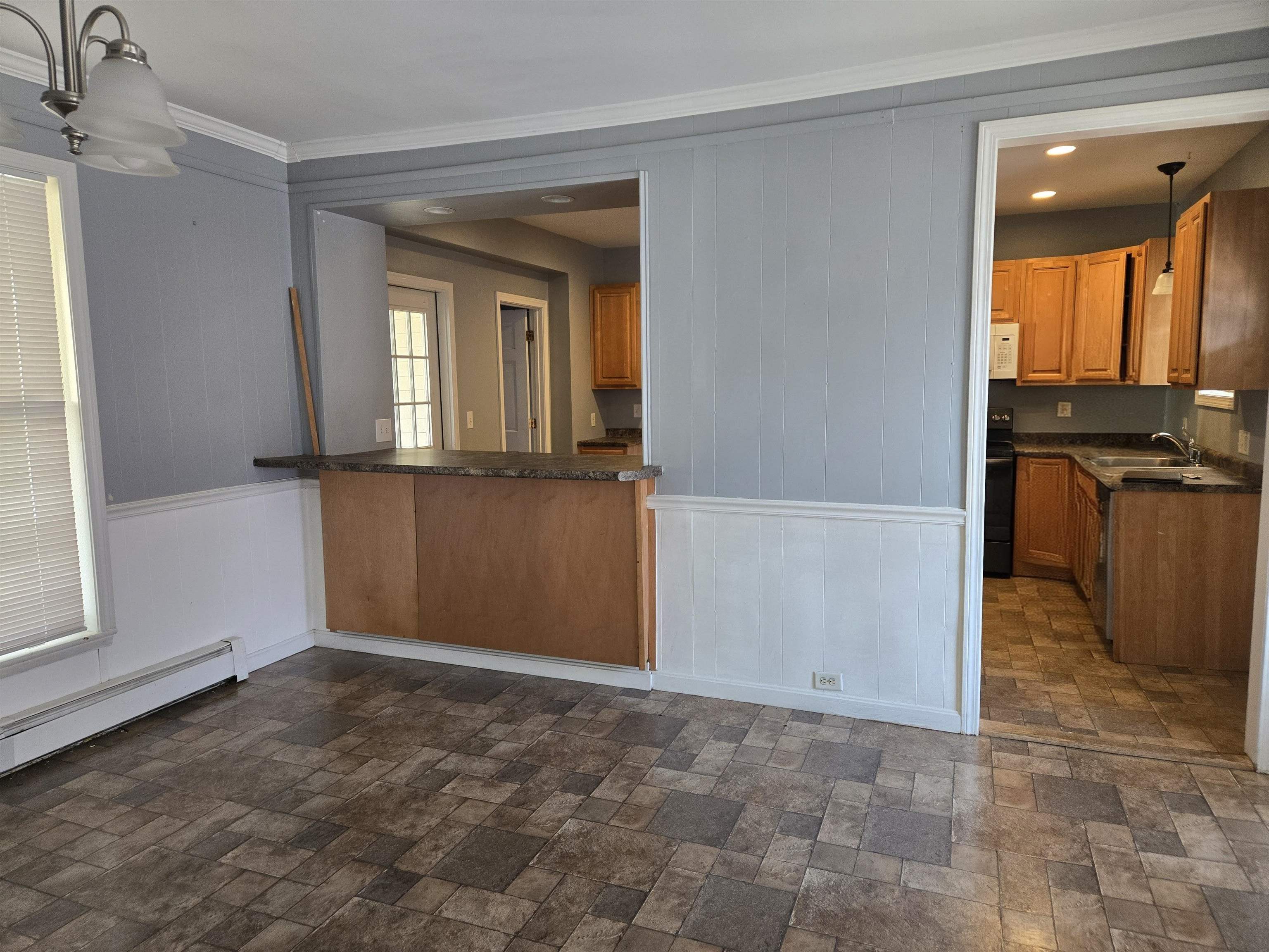 452 Manchester St, Manchester, NH 03103