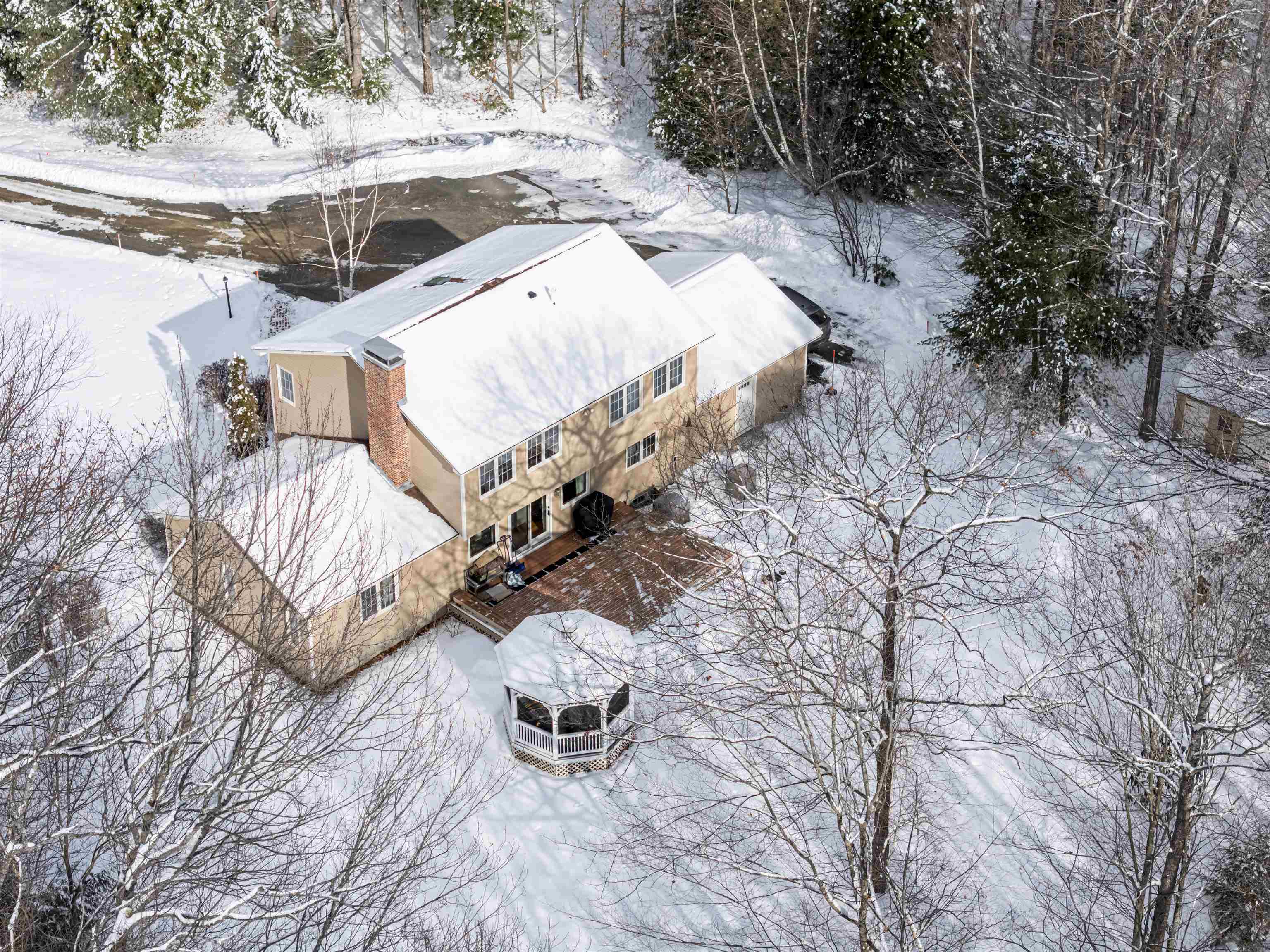 148 Sargent Rd, Holderness, NH 03245