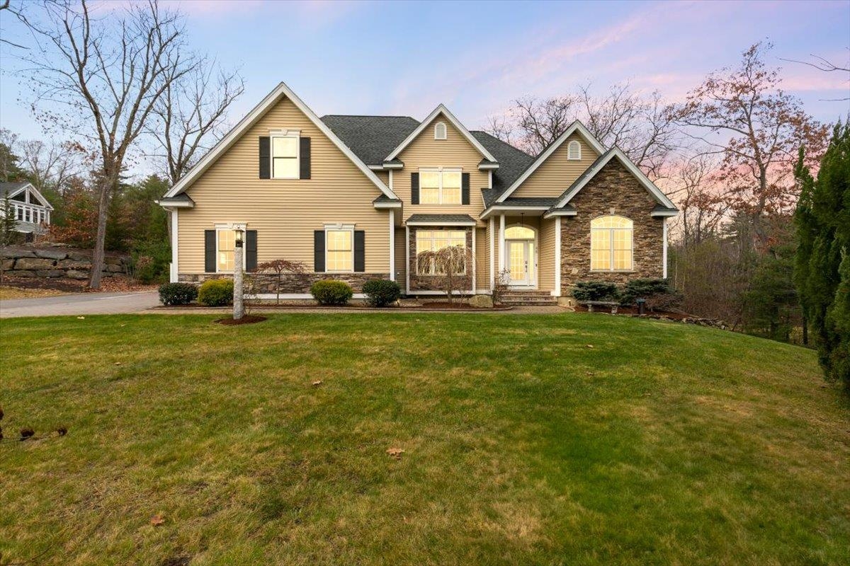 48 Marblehead Rd, Windham, NH 03087