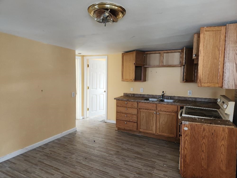 4 Freedom St, Claremont, NH 03743