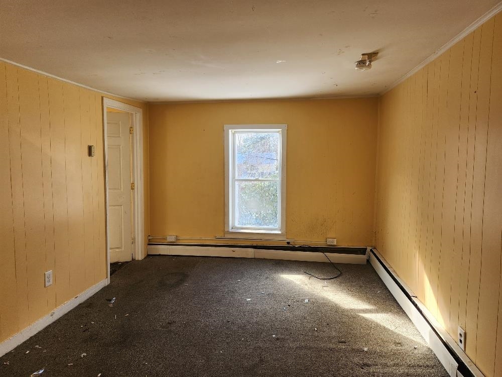 4 Freedom St, Claremont, NH 03743