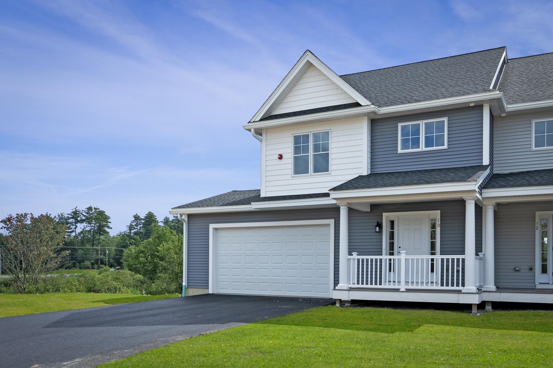 21 Crestview Way, Raymond, NH 03077