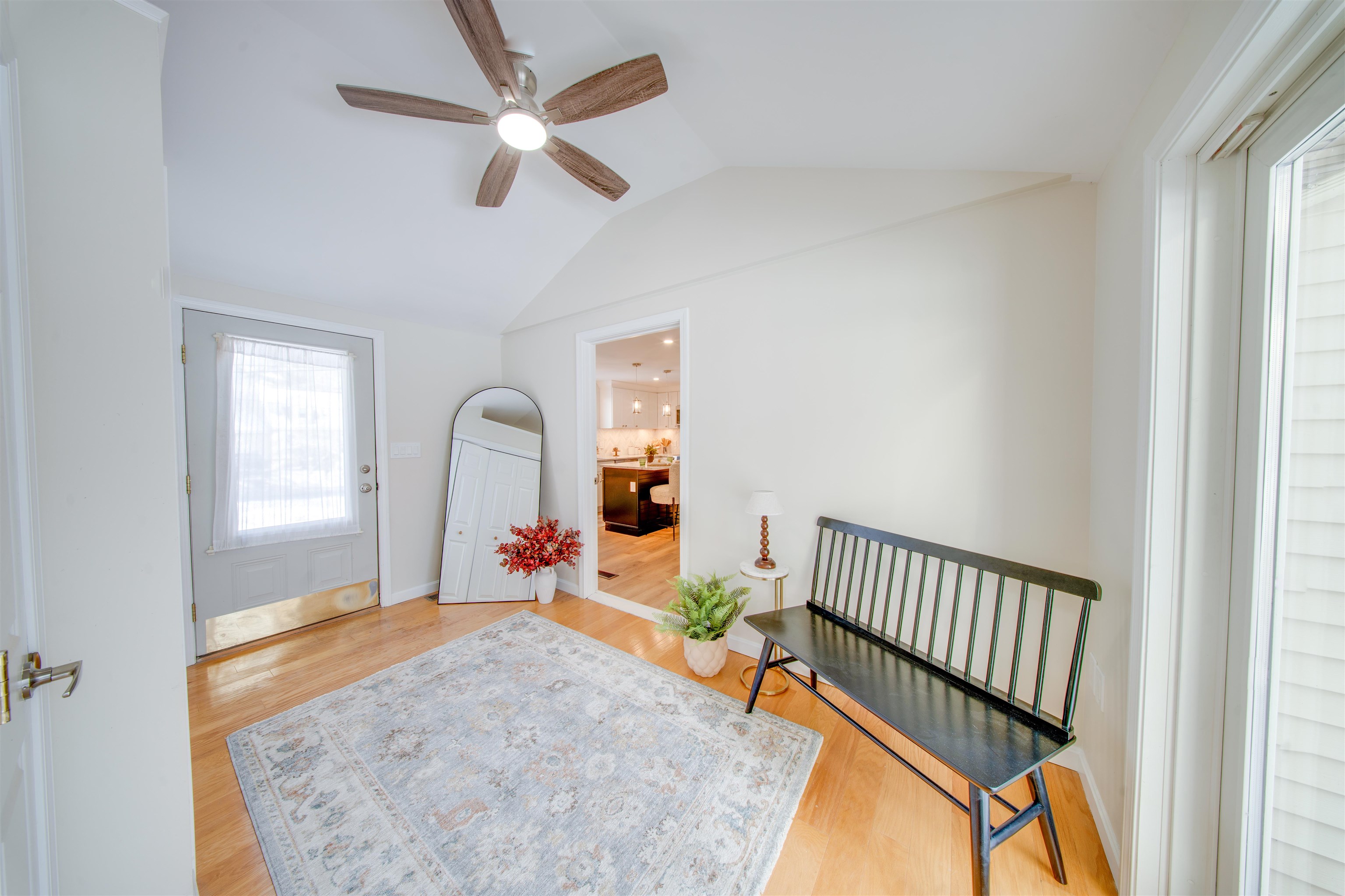 3 Woodbury Dr, Nashua, NH 03062