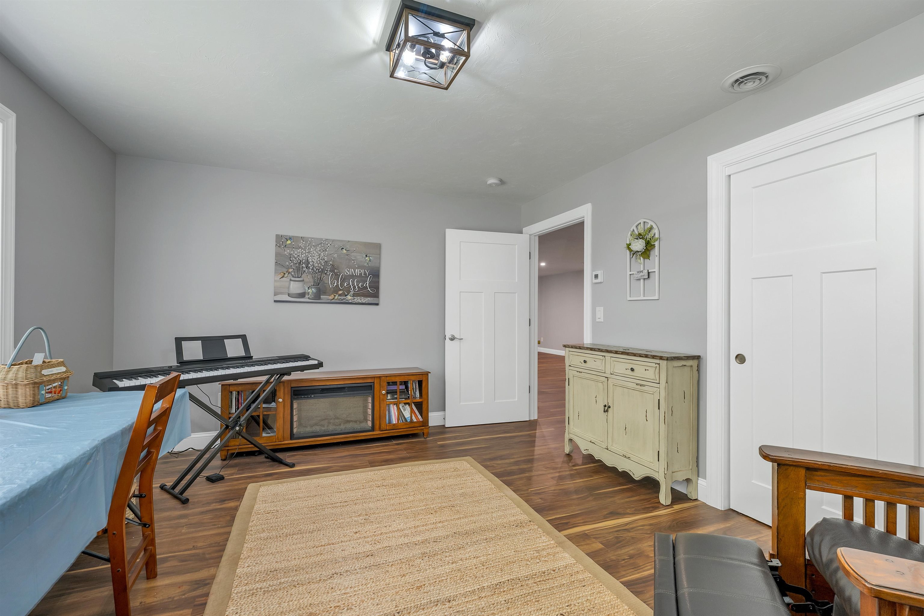 22 Stonehenge Cir, Northfield, NH 03276