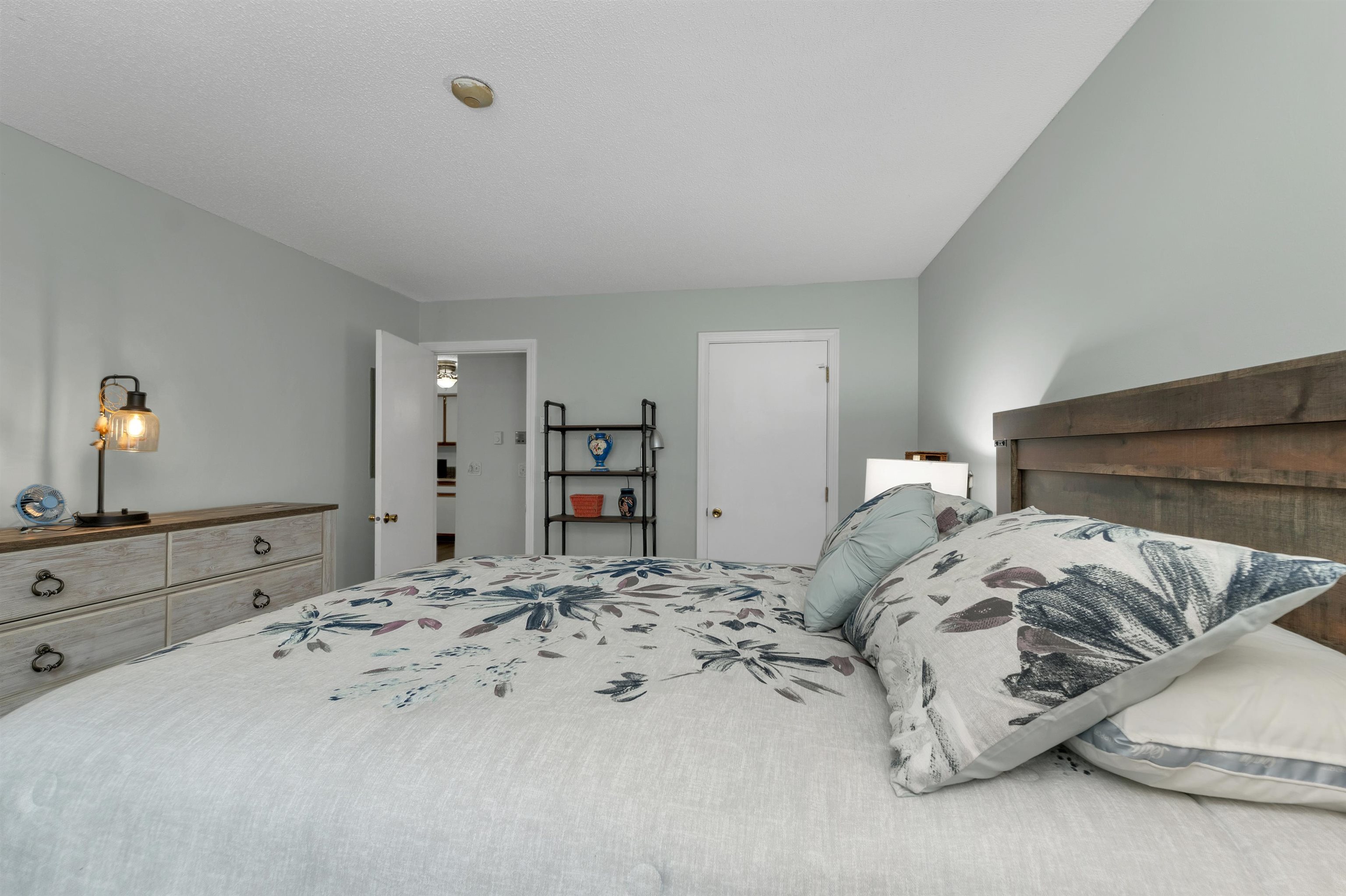 130 Endicott St, Laconia, NH 03246