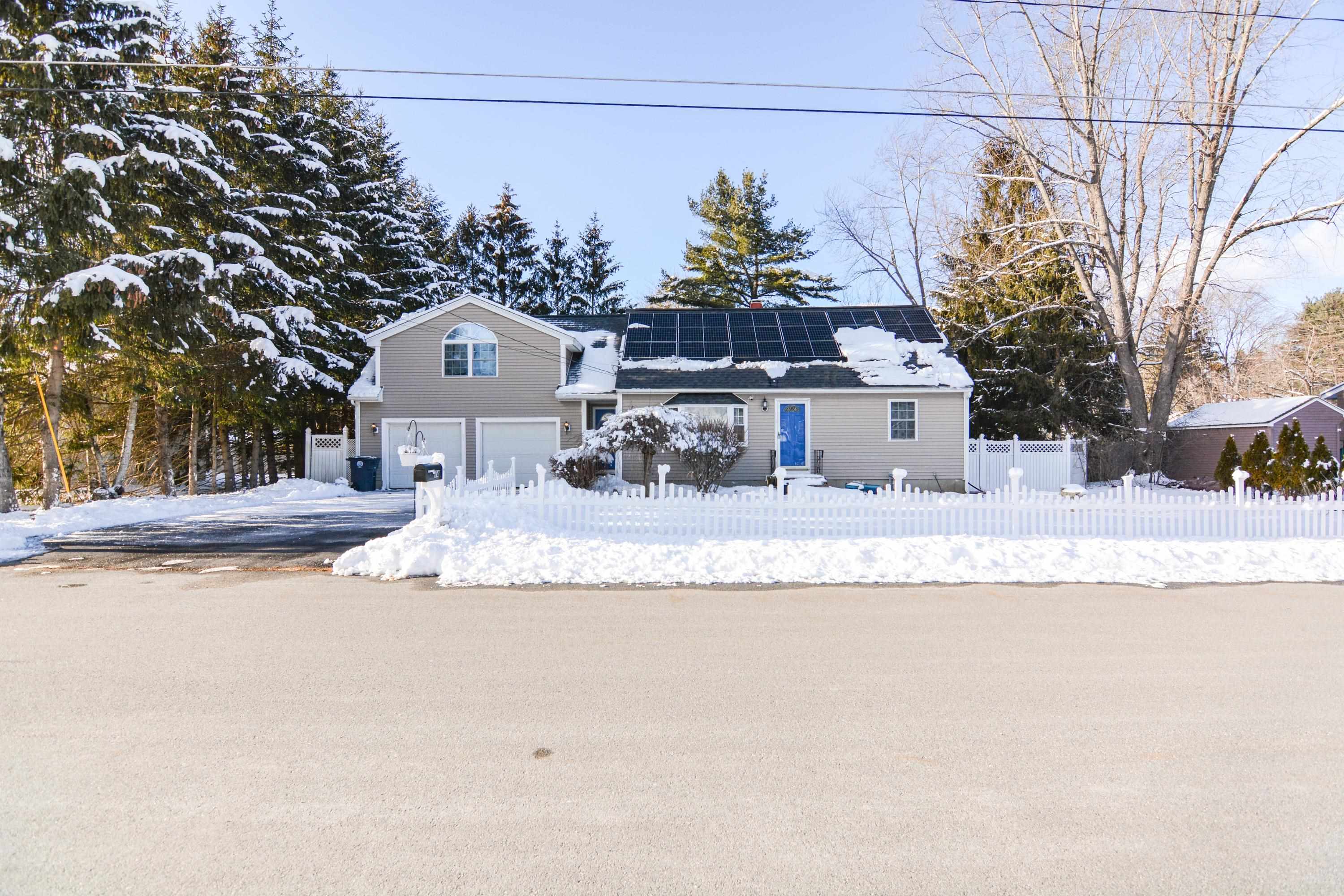 14 Millbrook Dr, Nashua, NH 03062