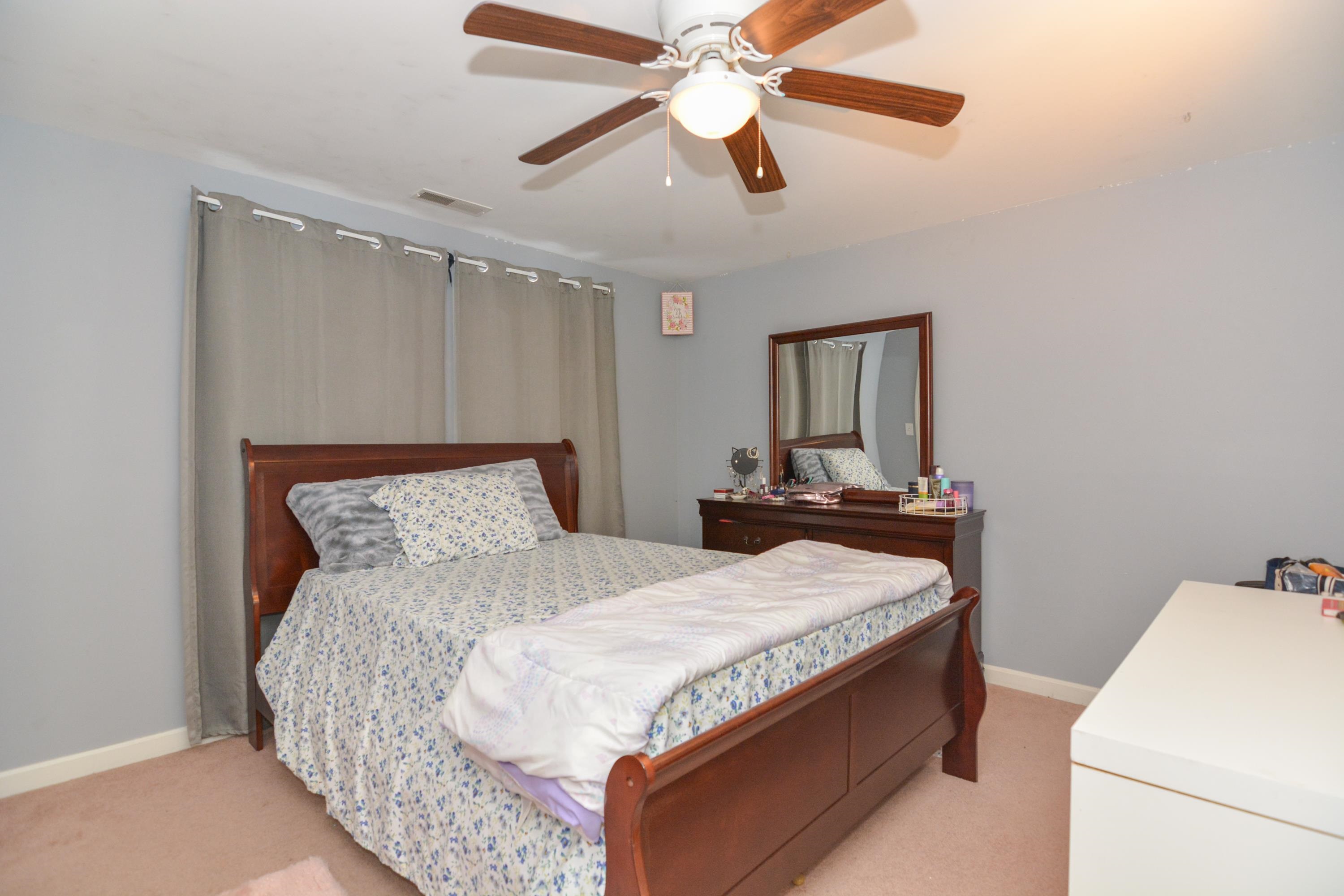 14 Millbrook Dr, Nashua, NH 03062