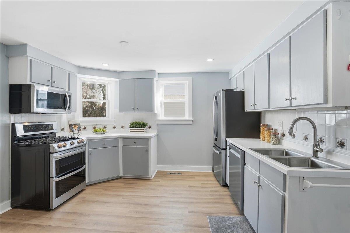 35 First St, Dover, NH 03820