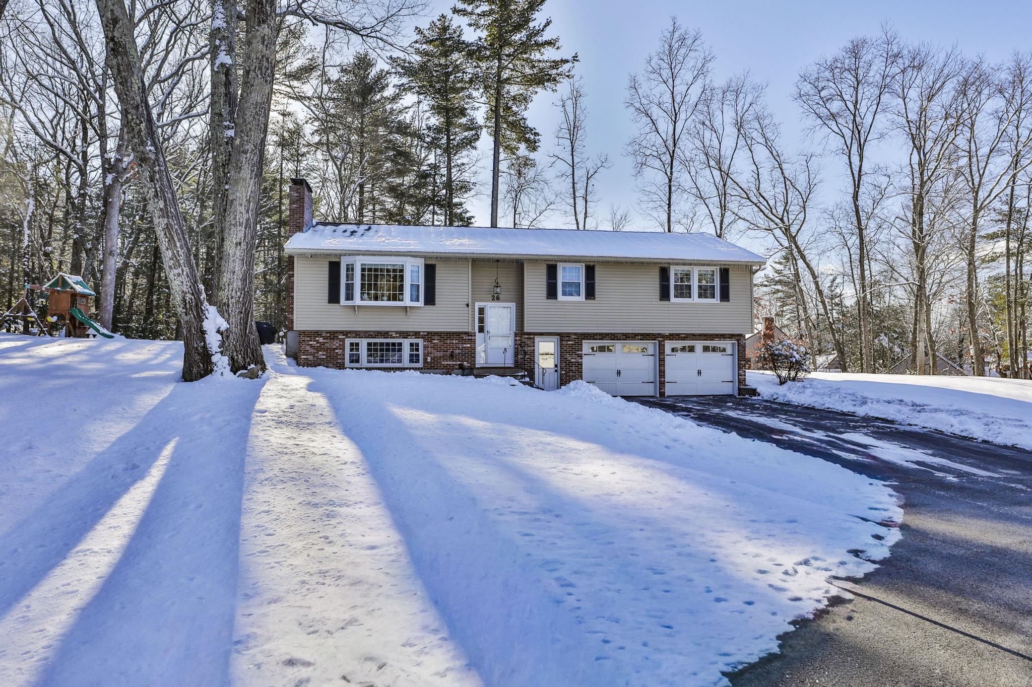 26 Sunapee St, Nashua, NH 03063