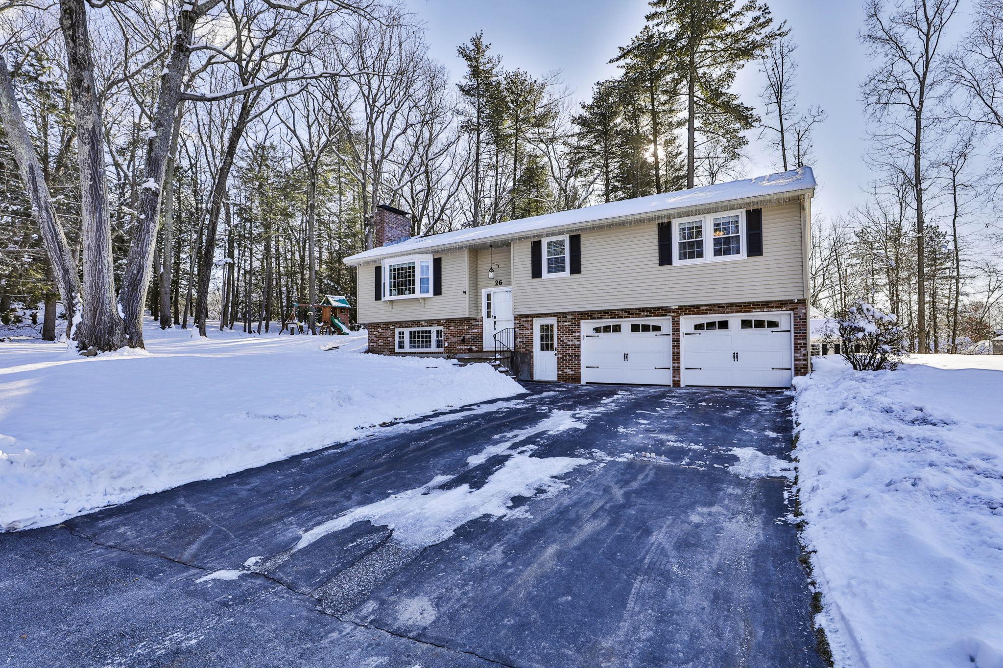 26 Sunapee St, Nashua, NH 03063