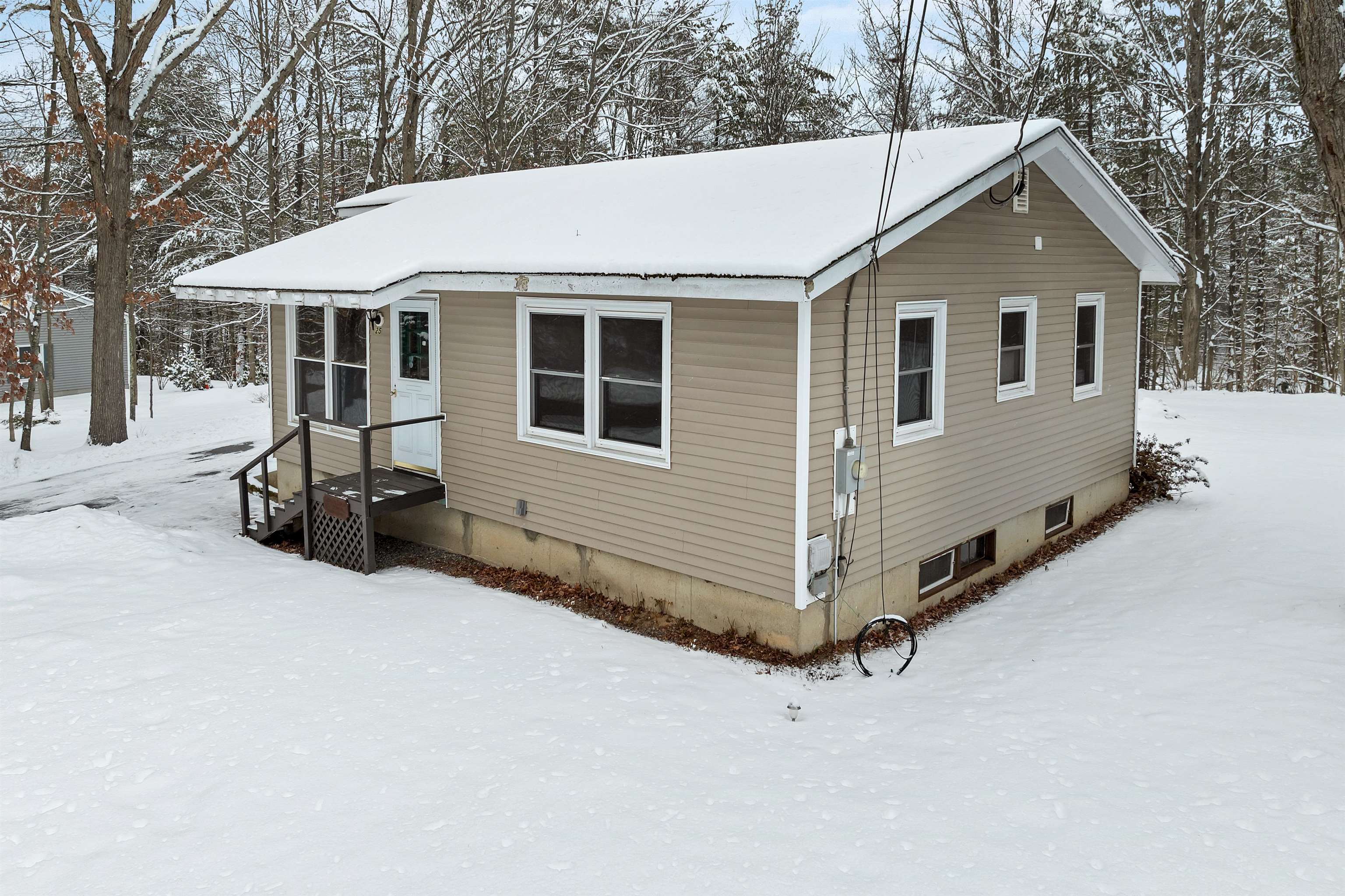 25 Cofran Ave, Northfield, NH 03276
