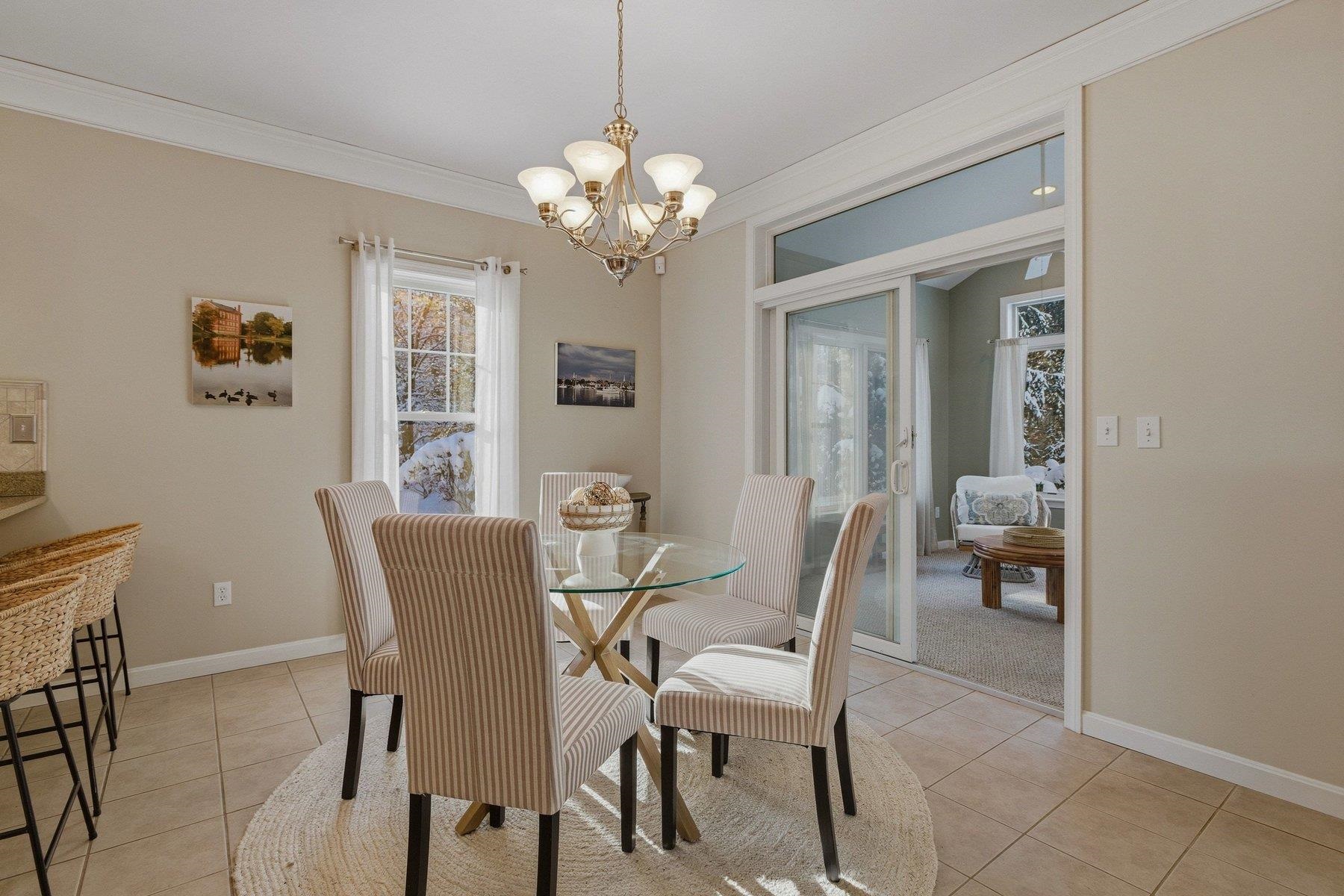 21 Parkman Brook Ln, Stratham, NH 03885