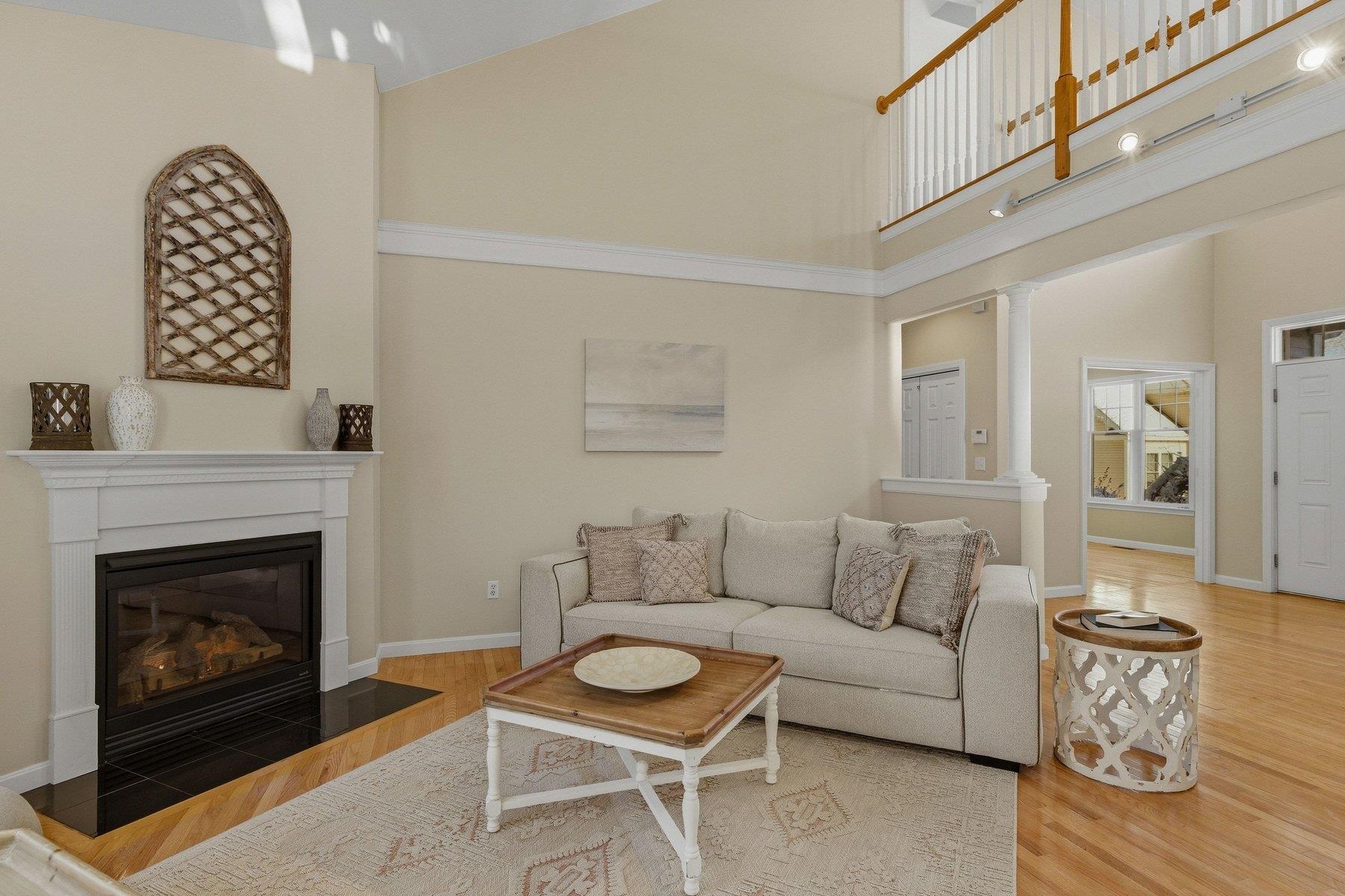 21 Parkman Brook Ln, Stratham, NH 03885