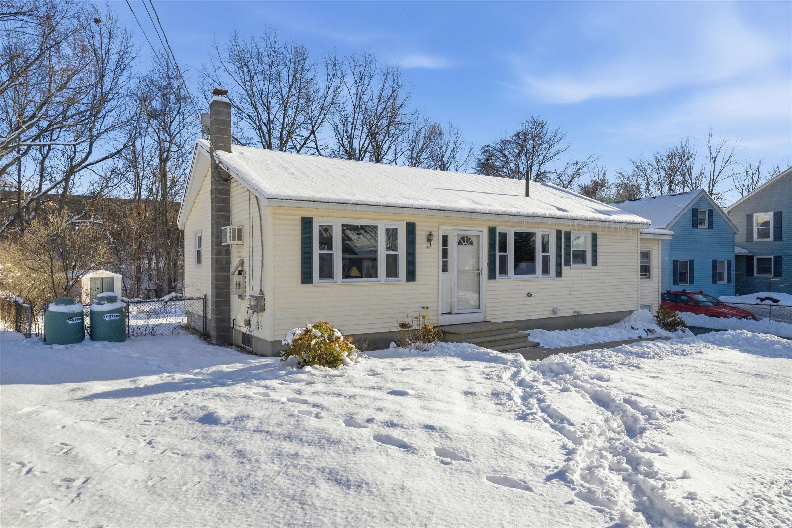 141 Bow St, Manchester, NH 03103