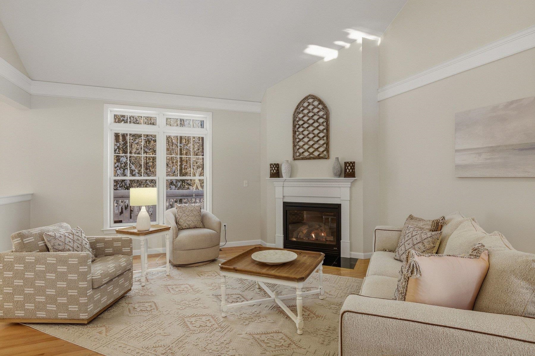 21 Parkman Brook Ln, Stratham, NH 03885