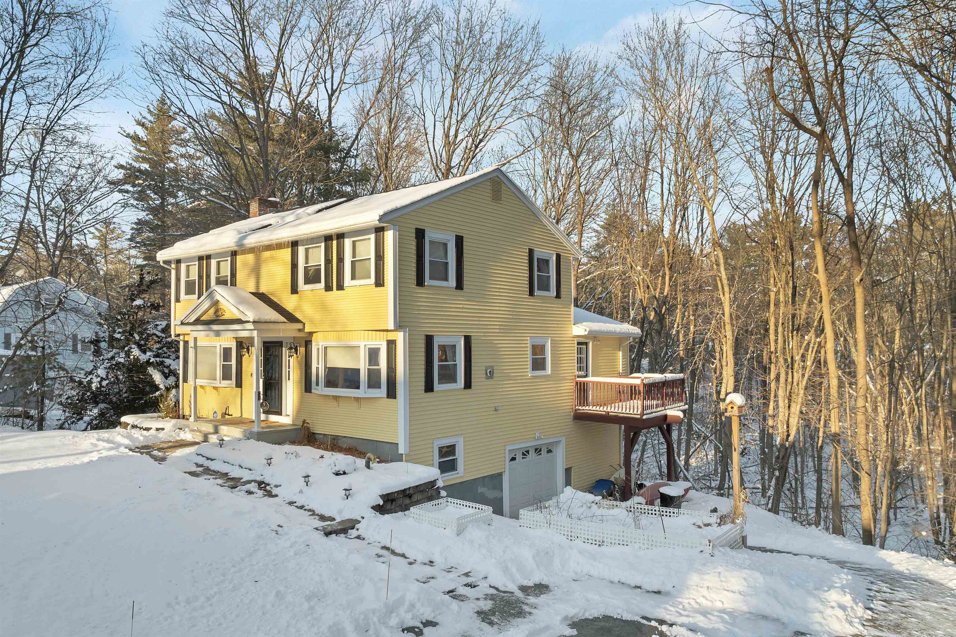 9 Barkland Dr, Derry, NH 03038