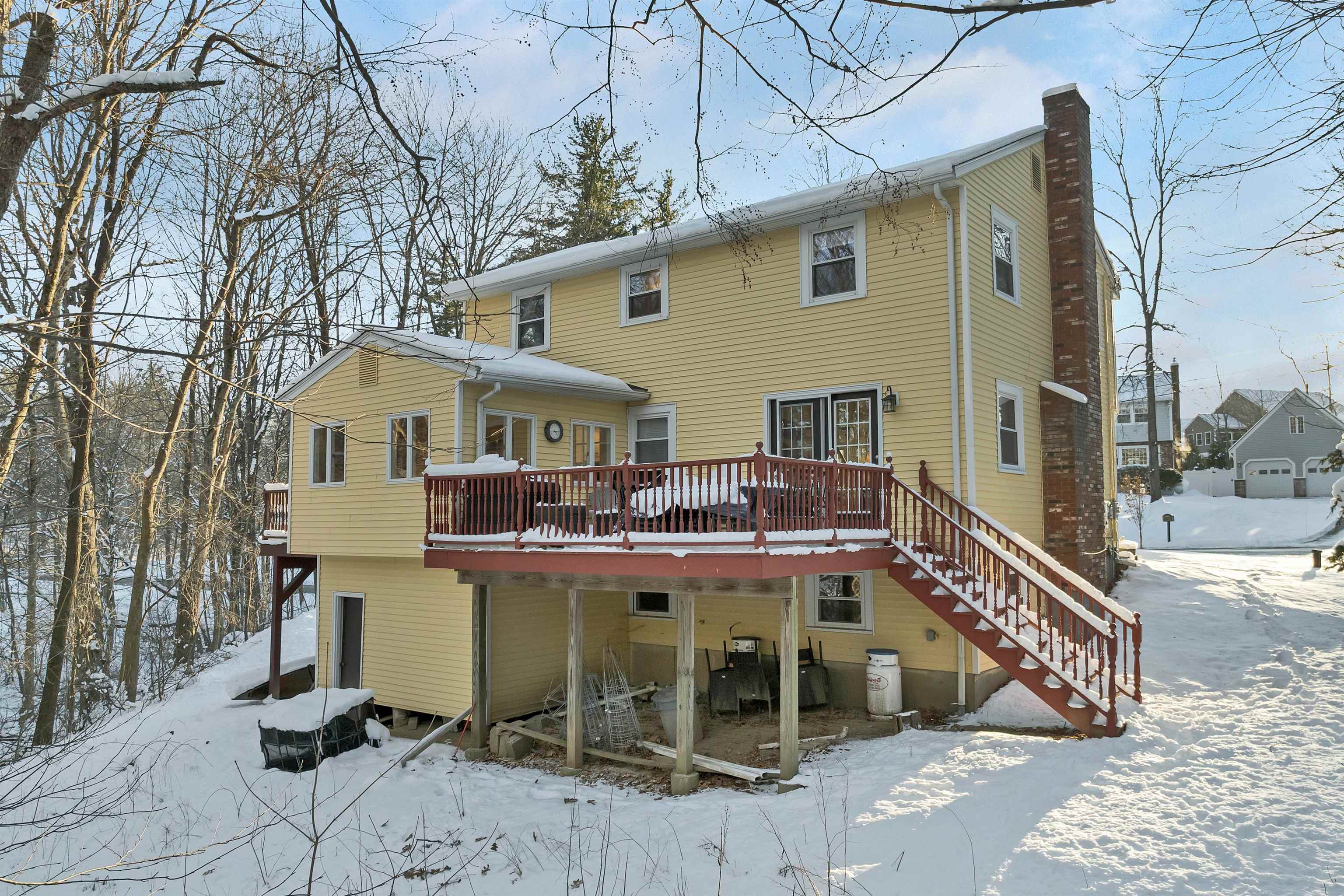 9 Barkland Dr, Derry, NH 03038