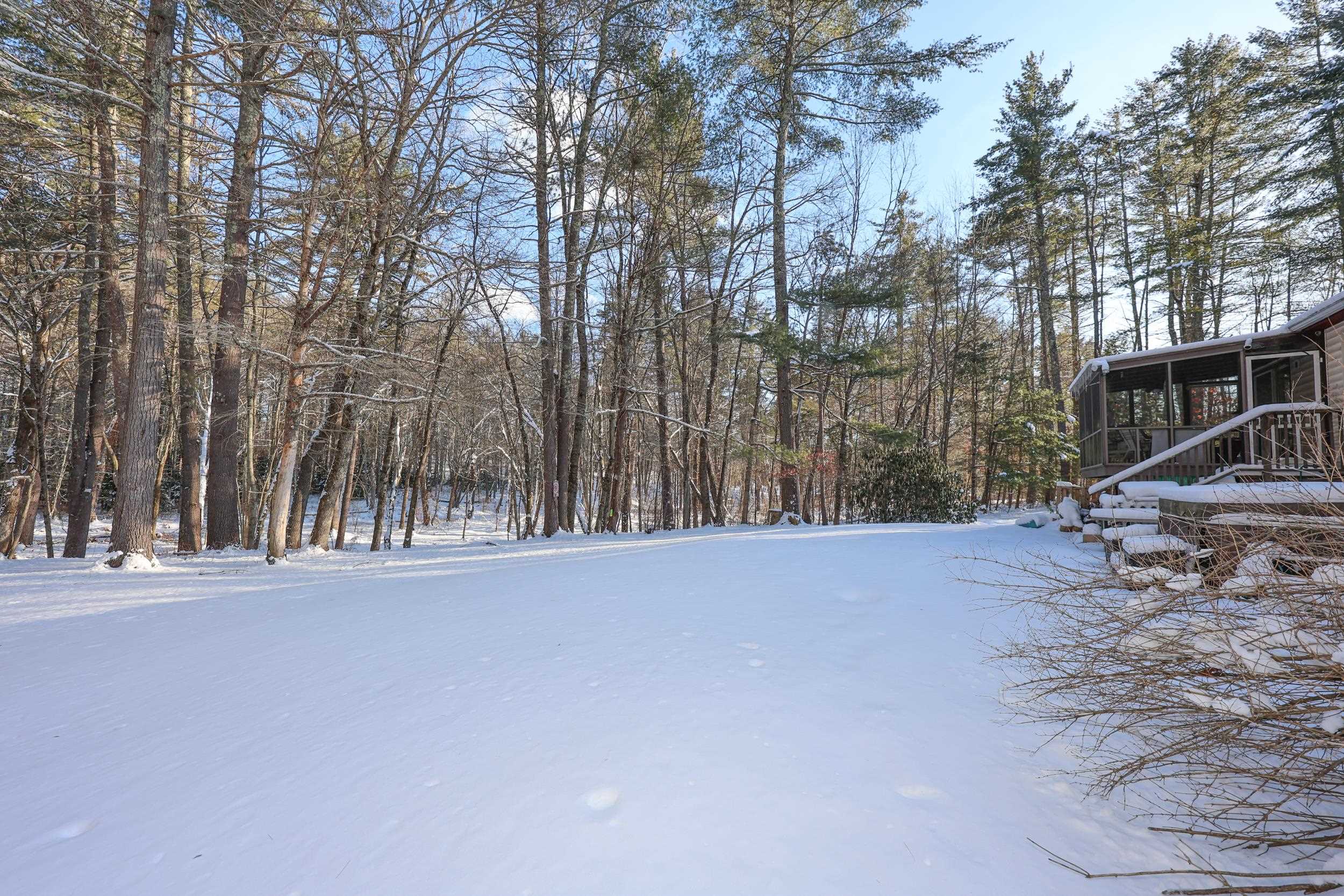 40 Clifton Rd, Bedford, NH 03110