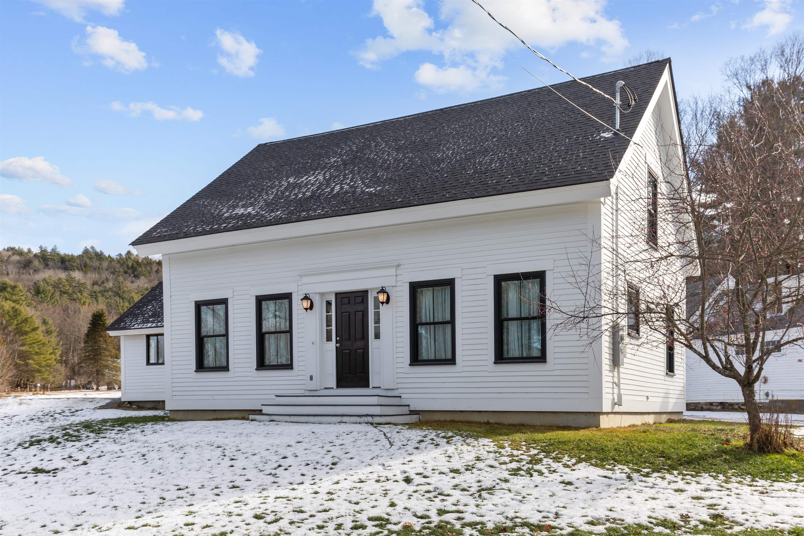 34 Pleasant St, Lyme, NH 03768