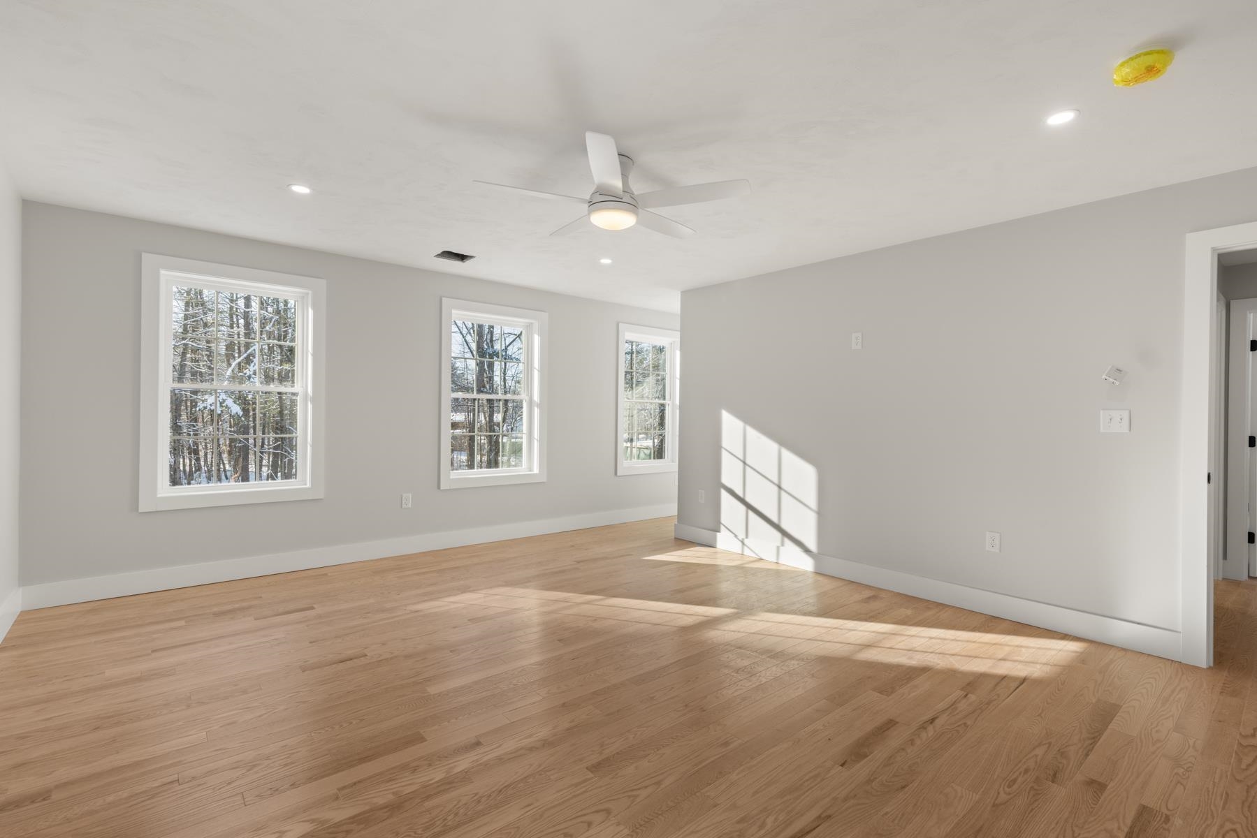 12 Peaslee Rd, Rochester, NH 03867