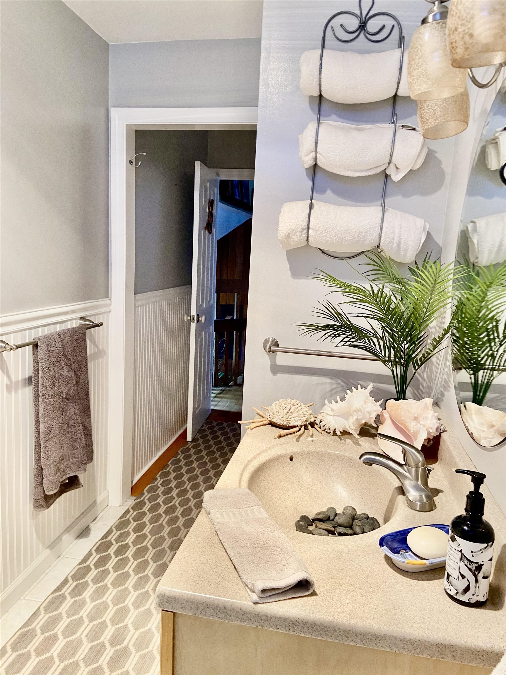 6 Crank Rd, Hampton Falls, NH 03844