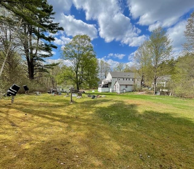 11 White Plains Rd, Webster, NH 03303