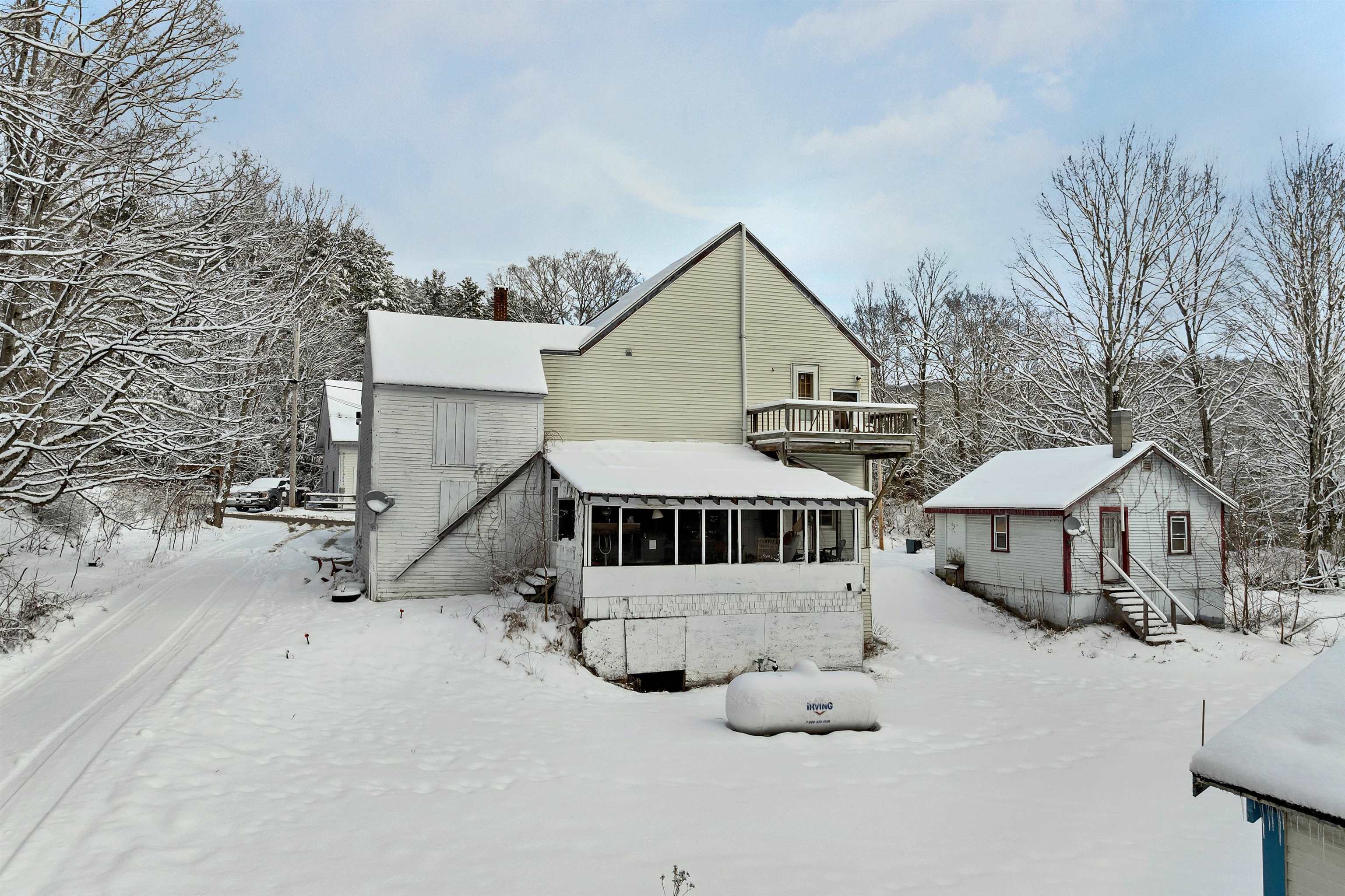11 White Plains Rd, Webster, NH 03303