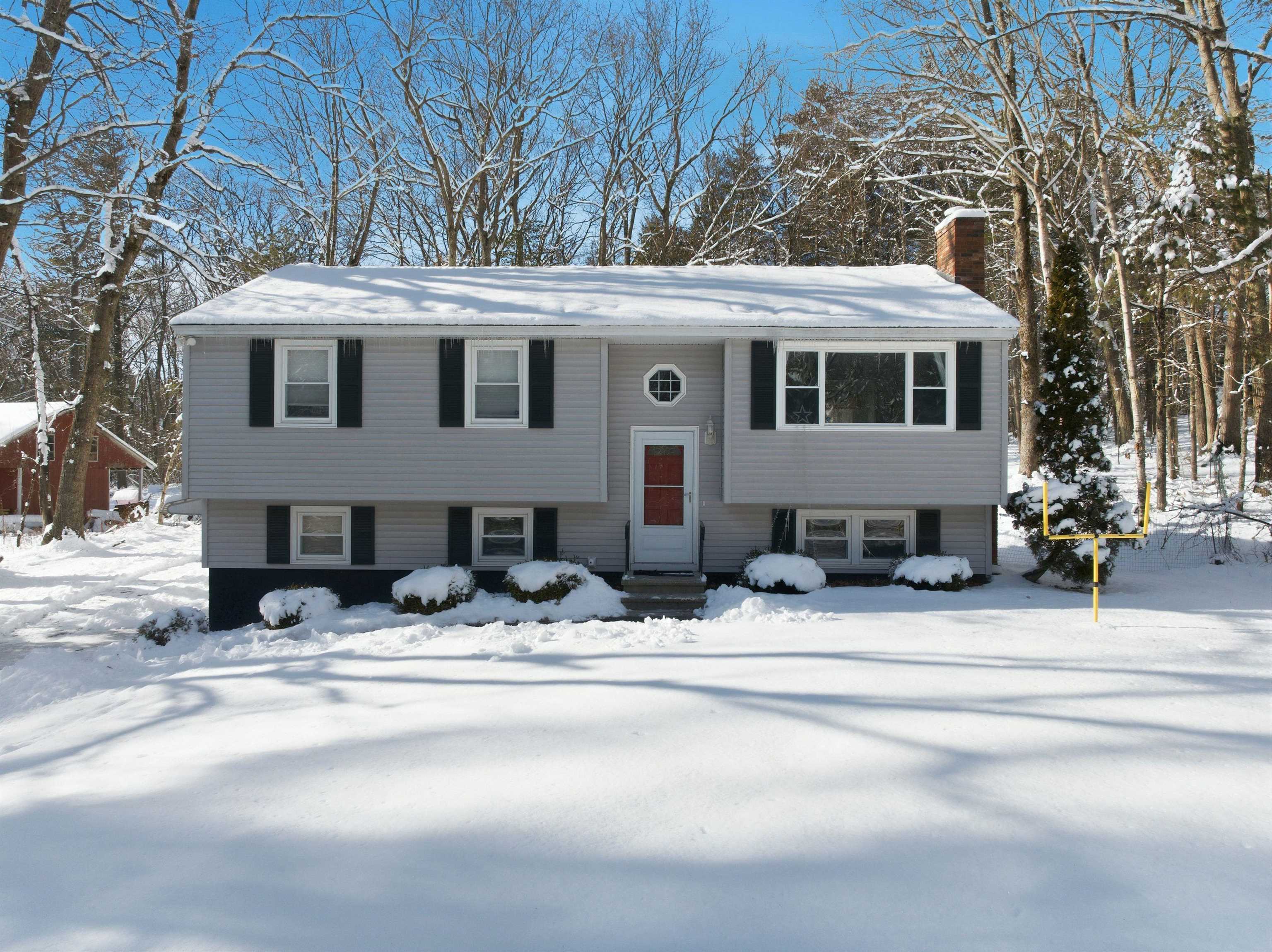 19 Sherwood Rd, Londonderry, NH 03053