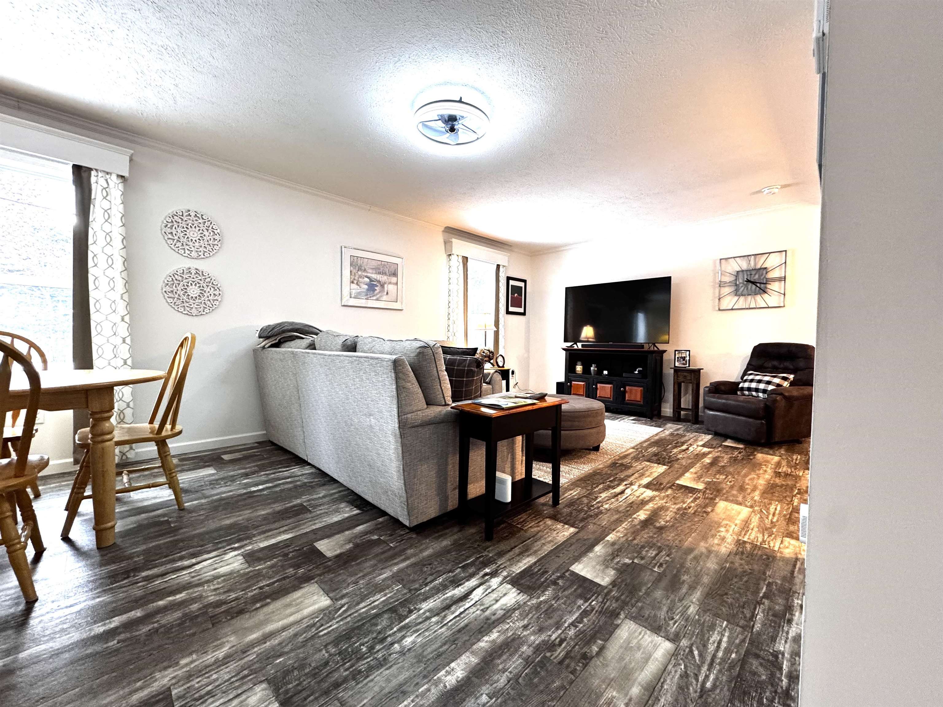 30 Evergreen Ln, Hopkinton, NH 03229