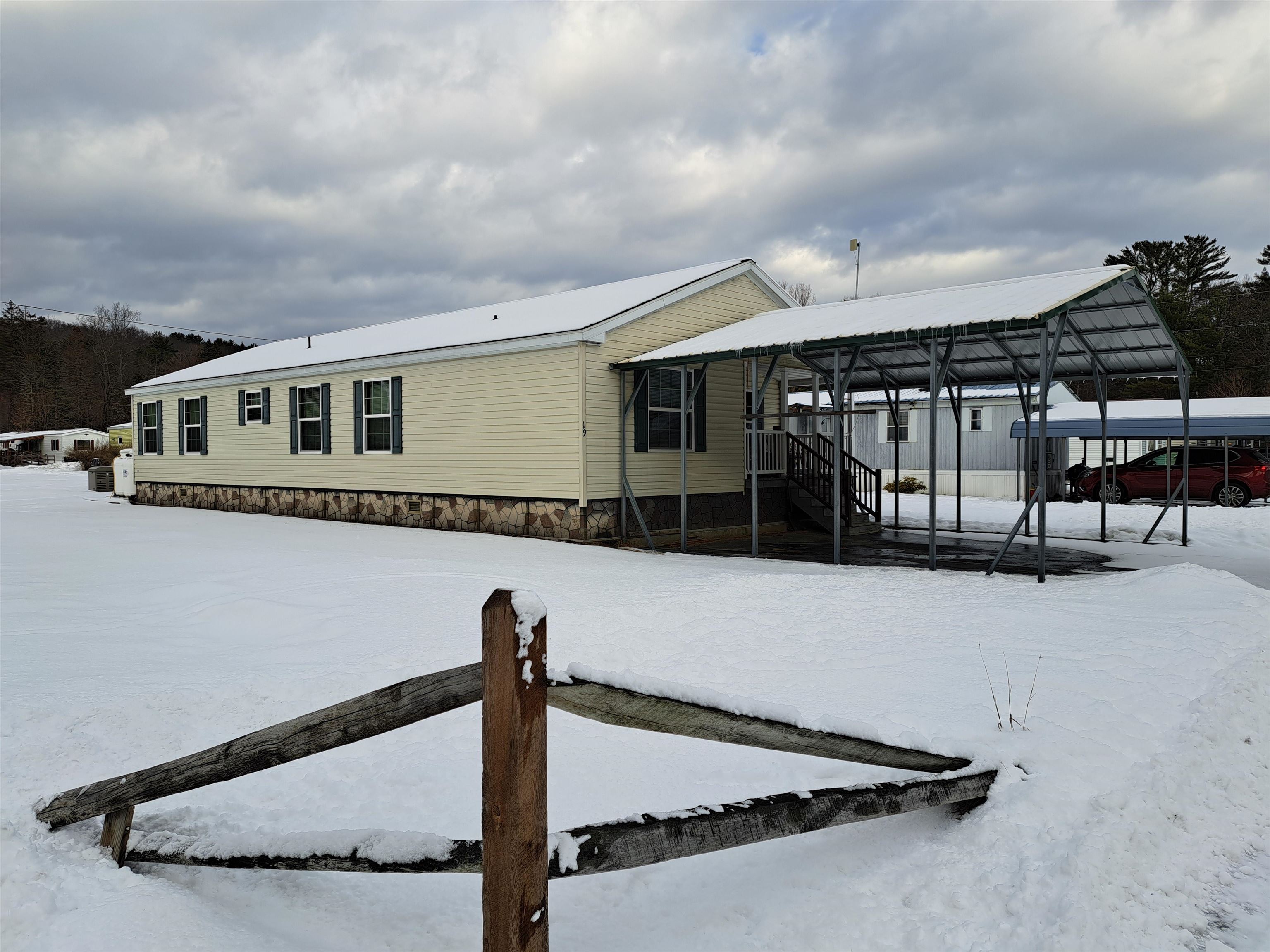 19 Spruce Park Dr, Plainfield, NH 03781