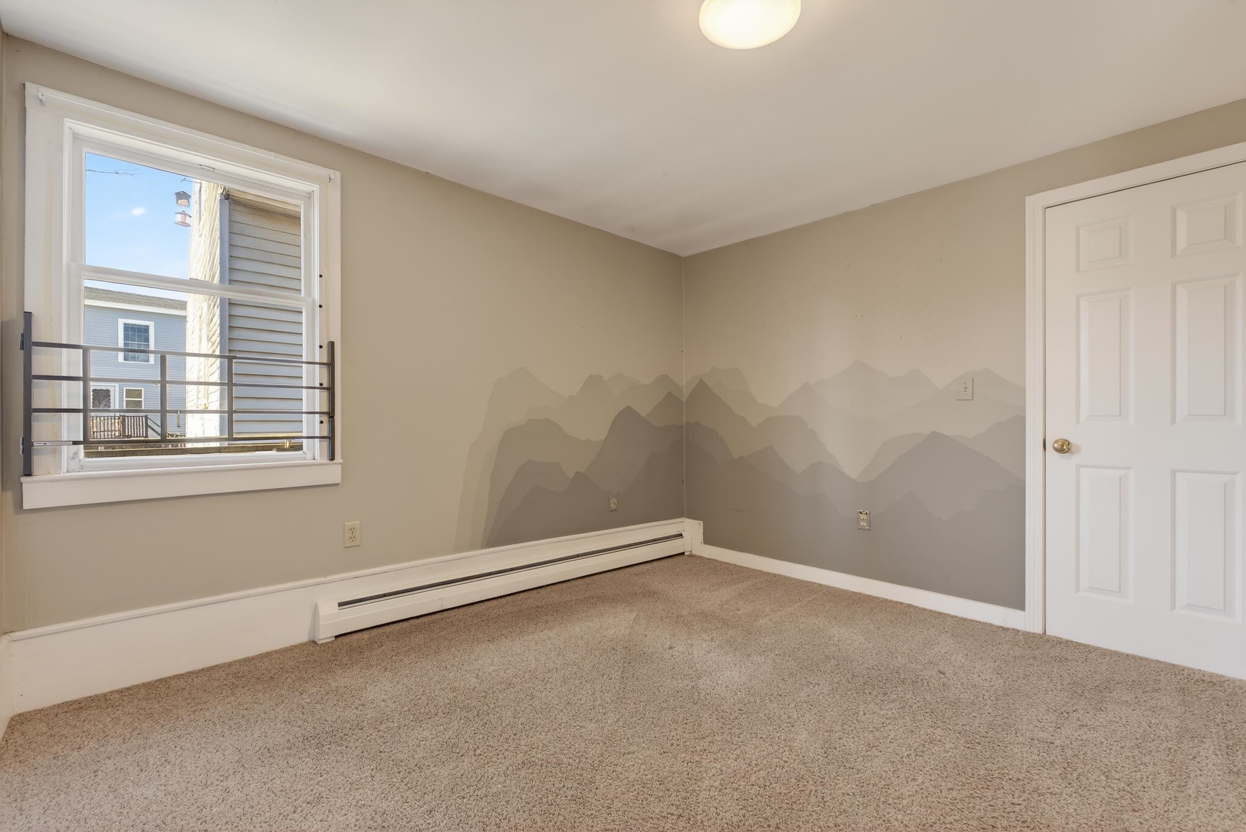 177 Main St, Newmarket, NH 03857