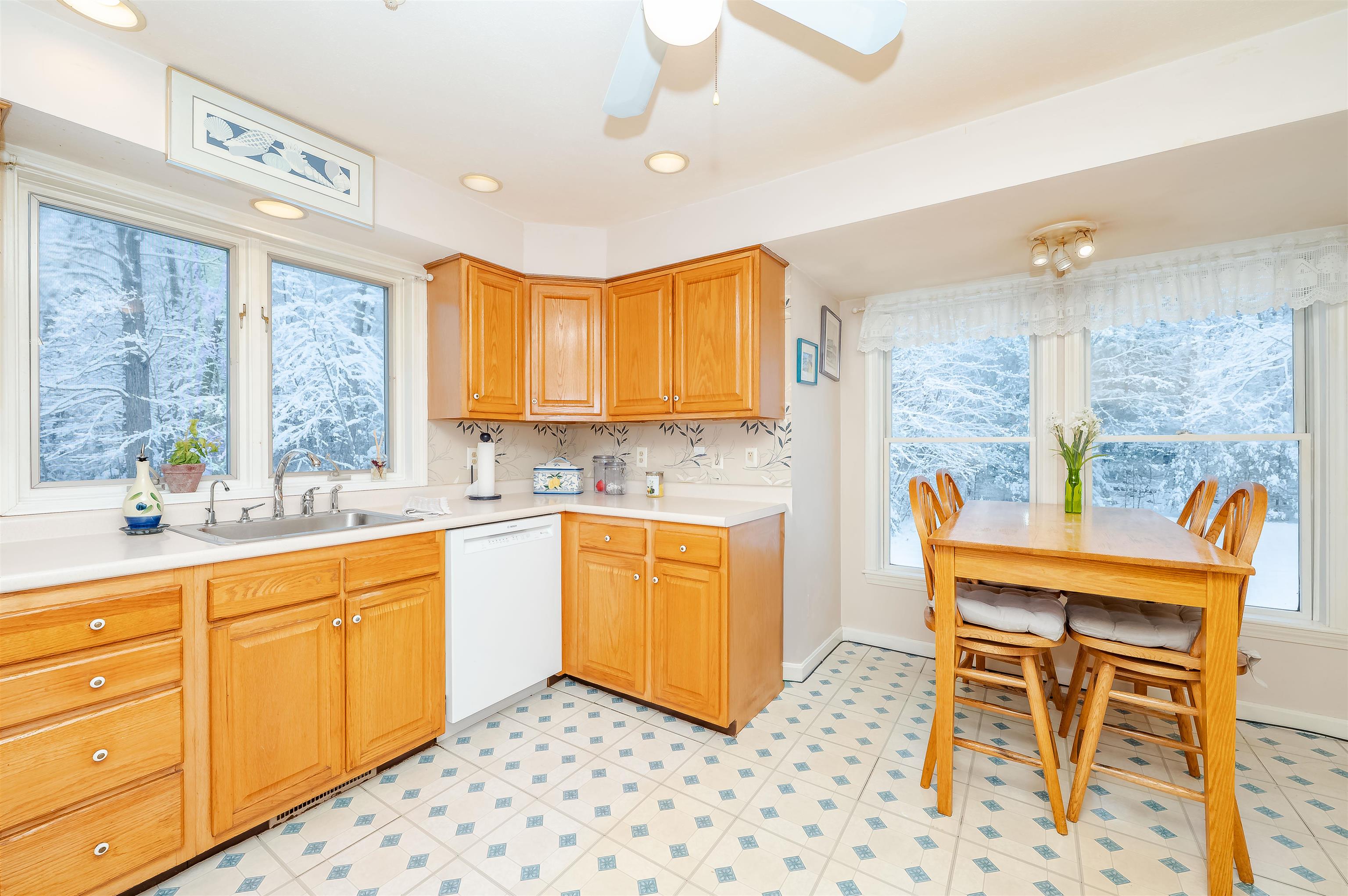 8 Coles Way, Atkinson, NH 03811