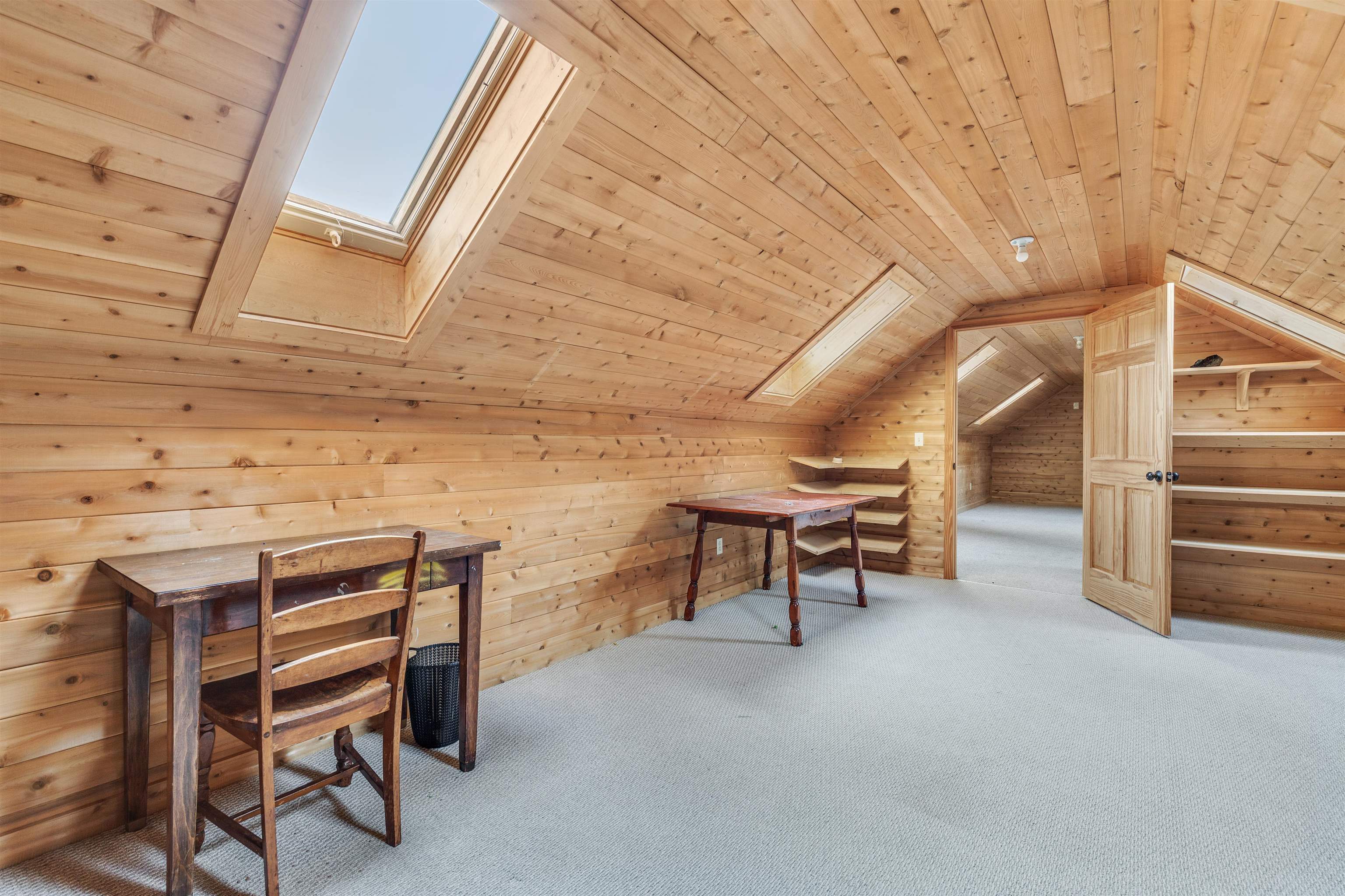 2nd Room above attached garage 24639693