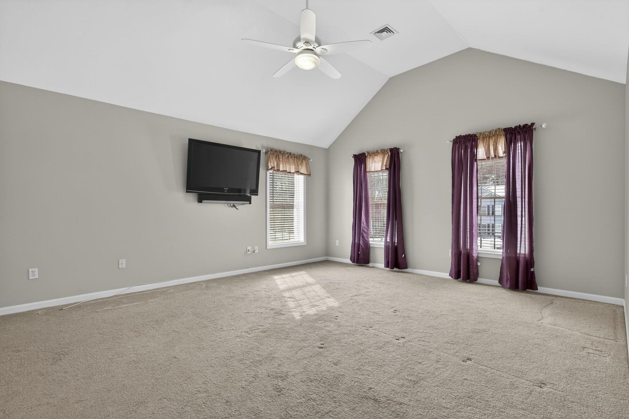 5 Thistle Ln, Hooksett, NH 03106