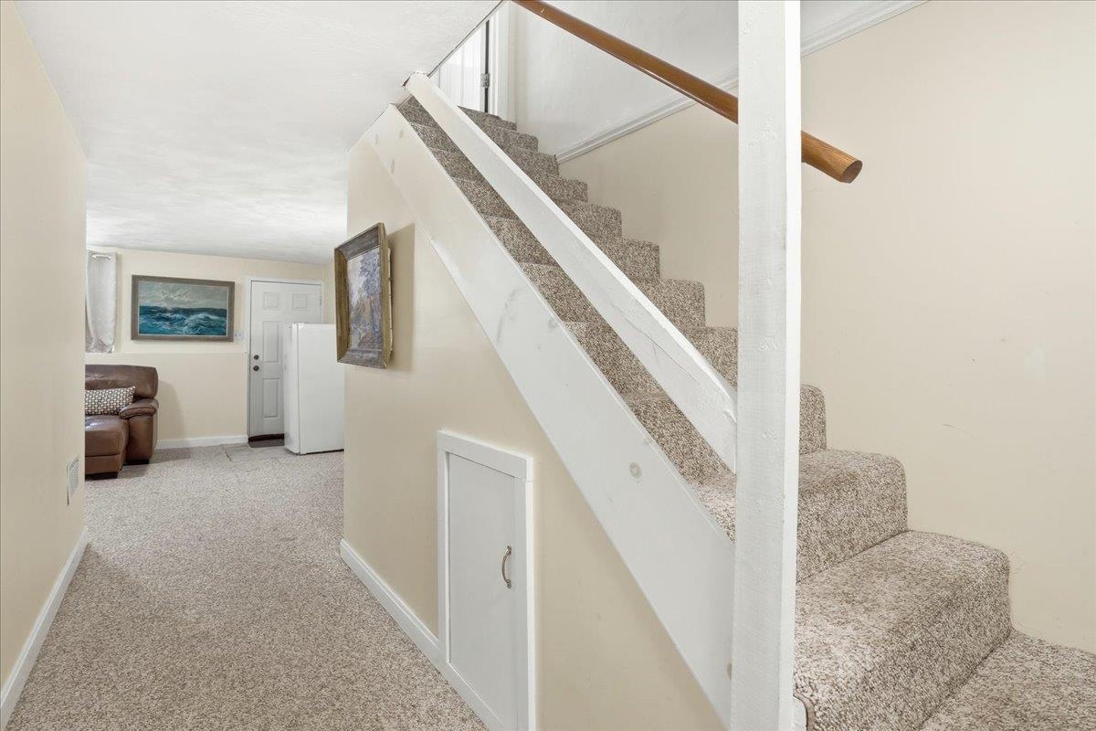 43 Hawkstead Hl, Nashua, NH 03063