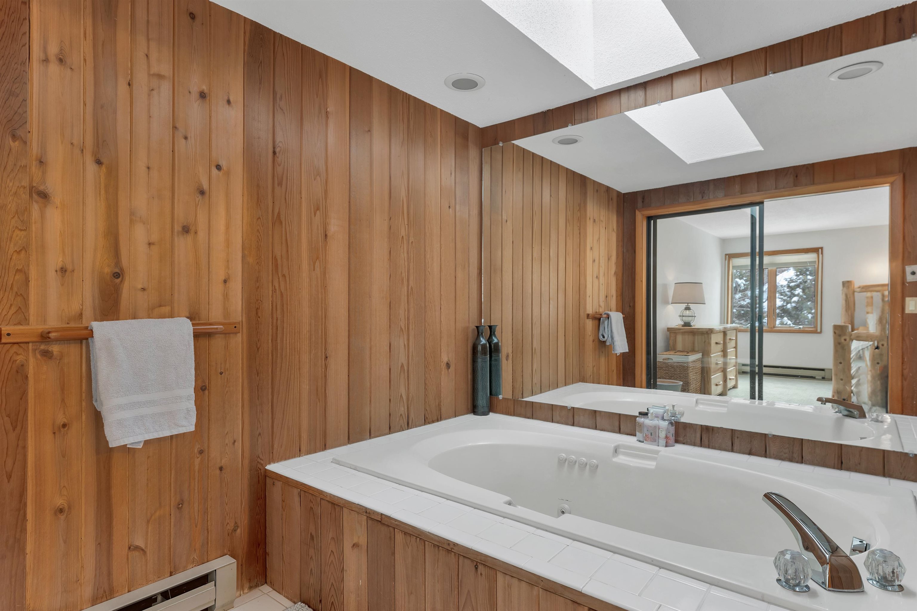 4 Bear Village Rd, Bartlett, NH 03812