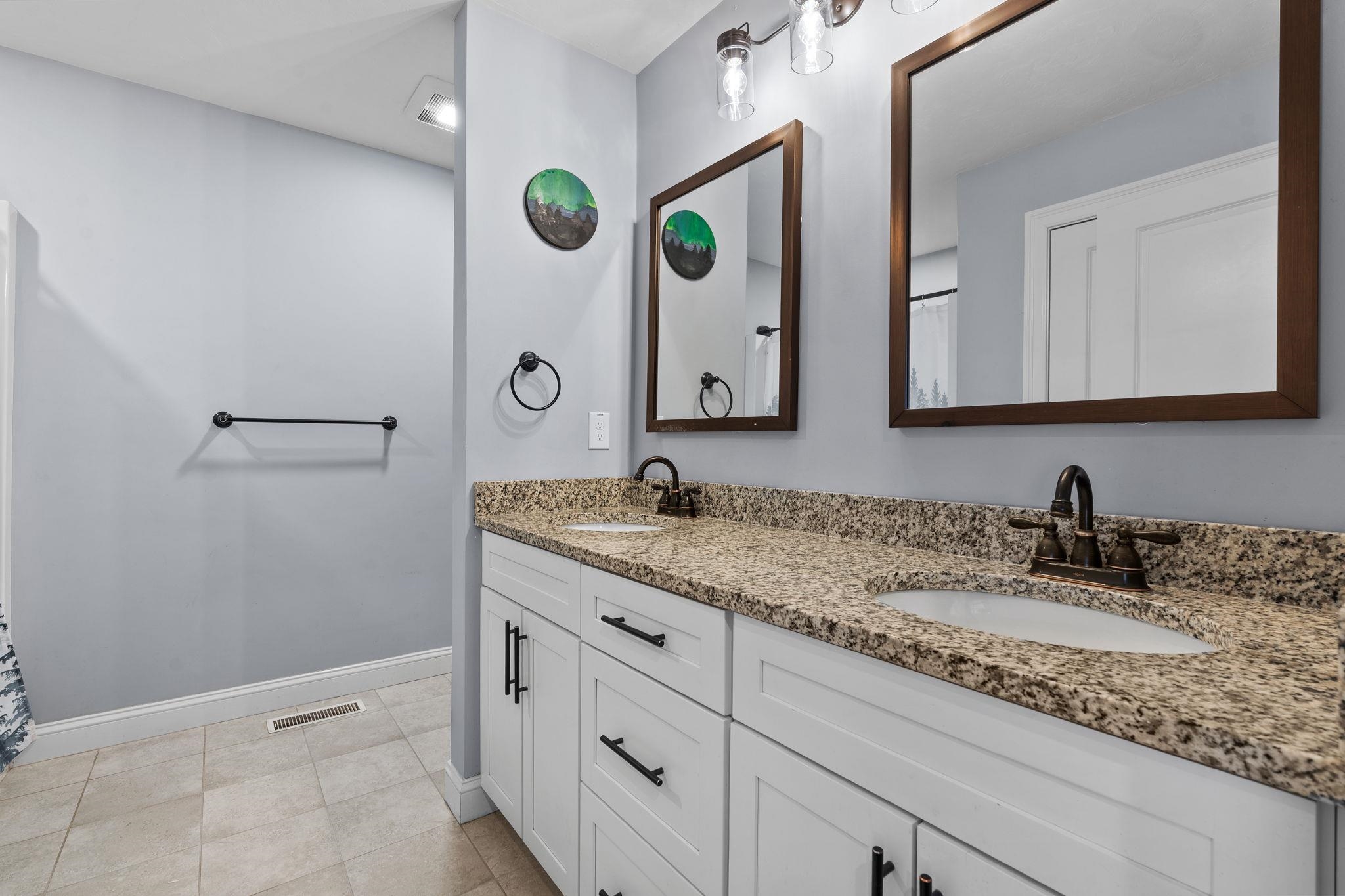 1109A Mammoth Rd, Pelham, NH 03076