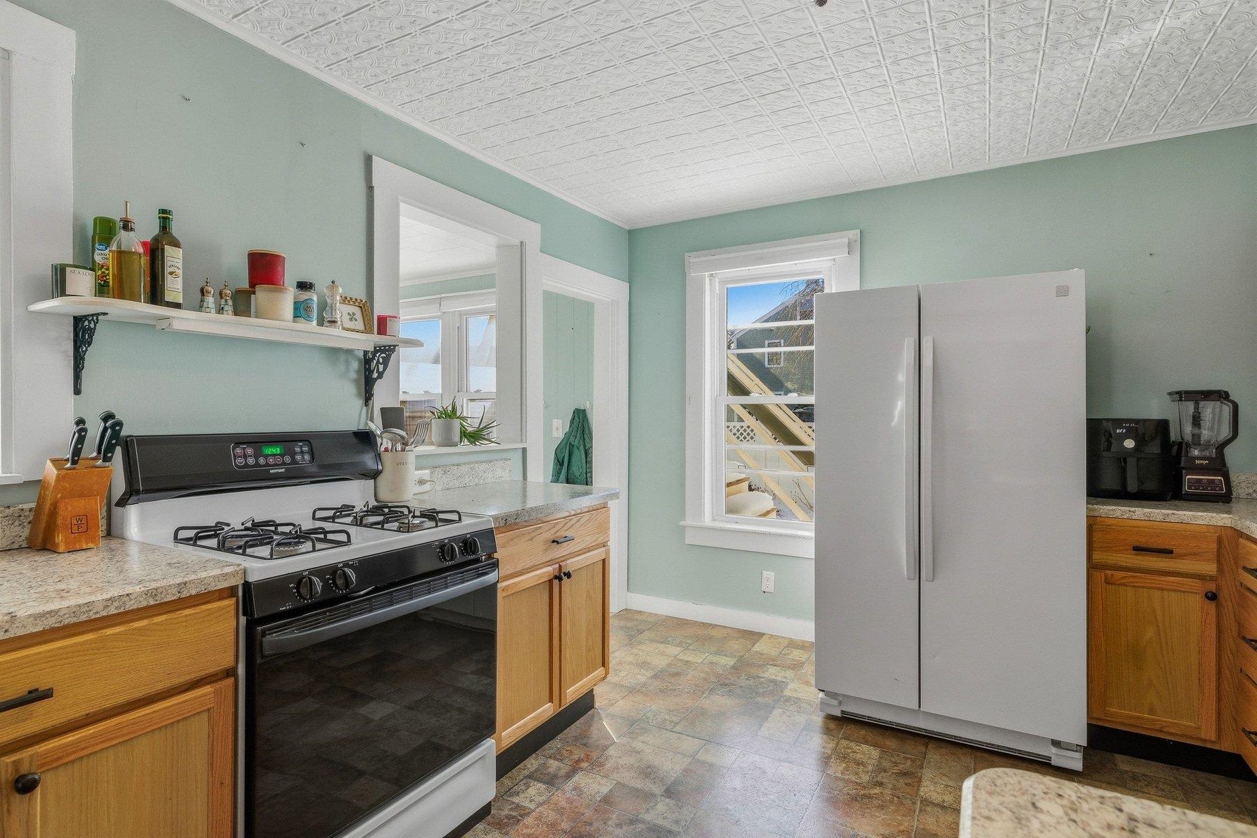 44 Rogers St, Portsmouth, NH 03801
