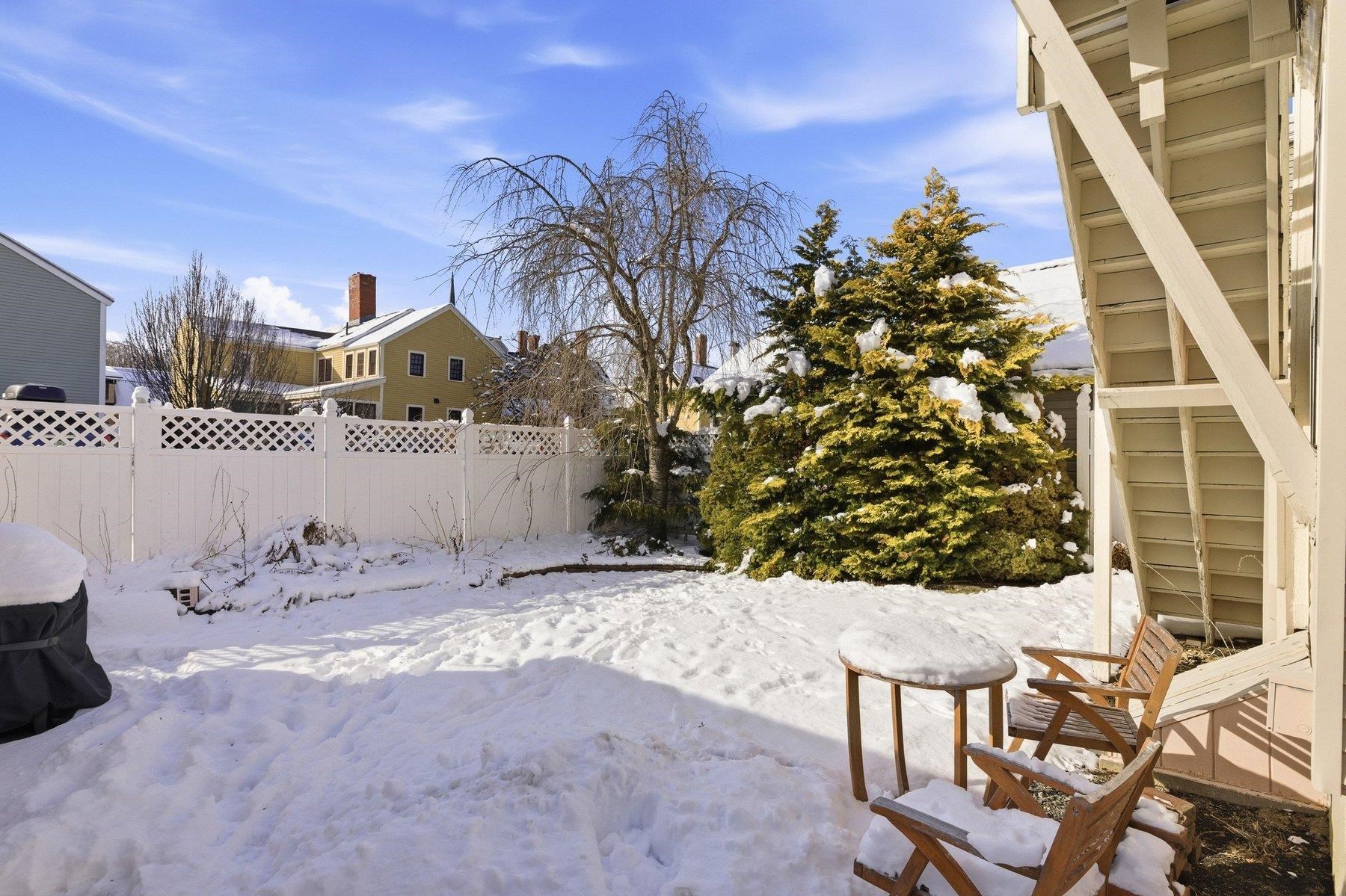 44 Rogers St, Portsmouth, NH 03801