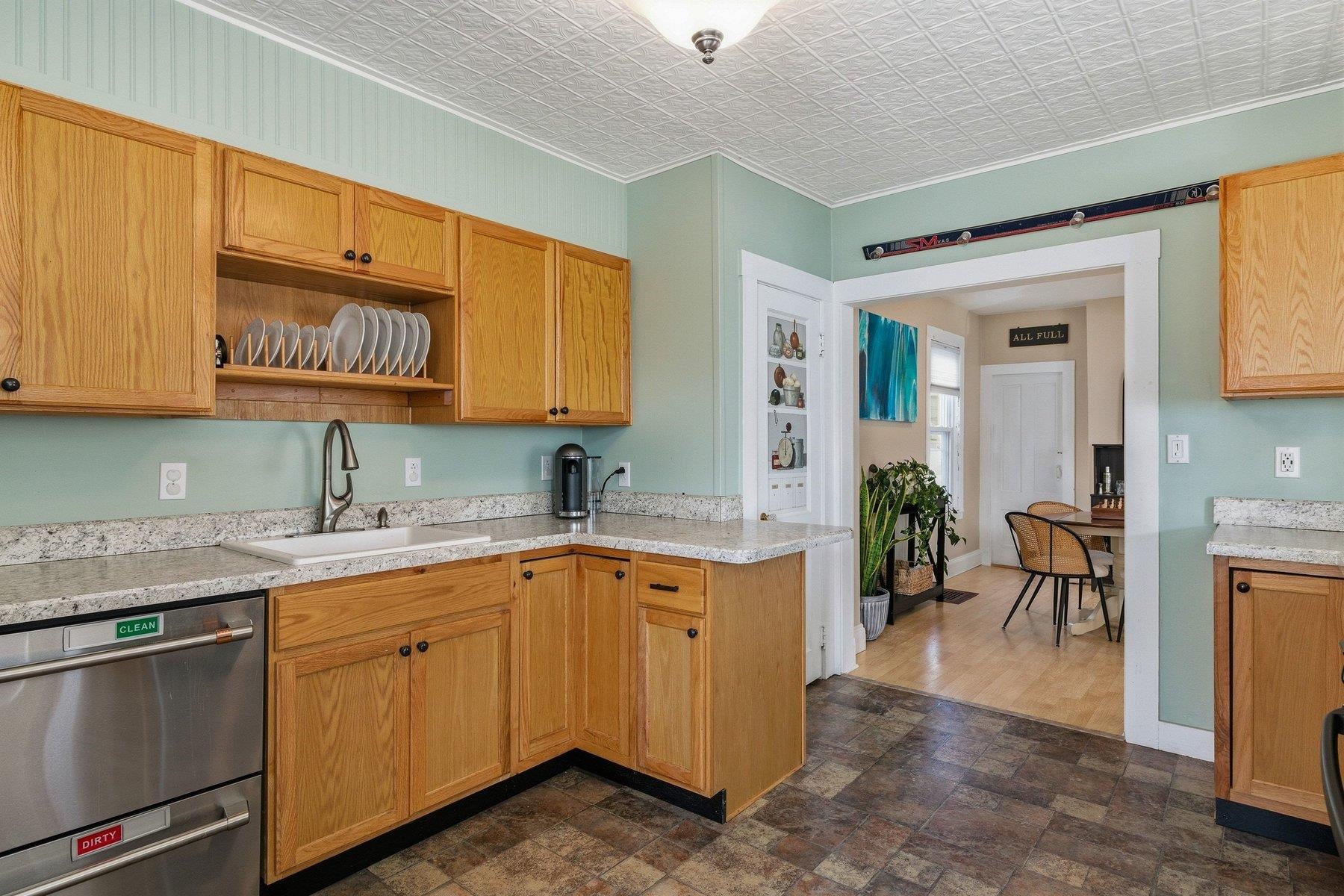 44 Rogers St, Portsmouth, NH 03801