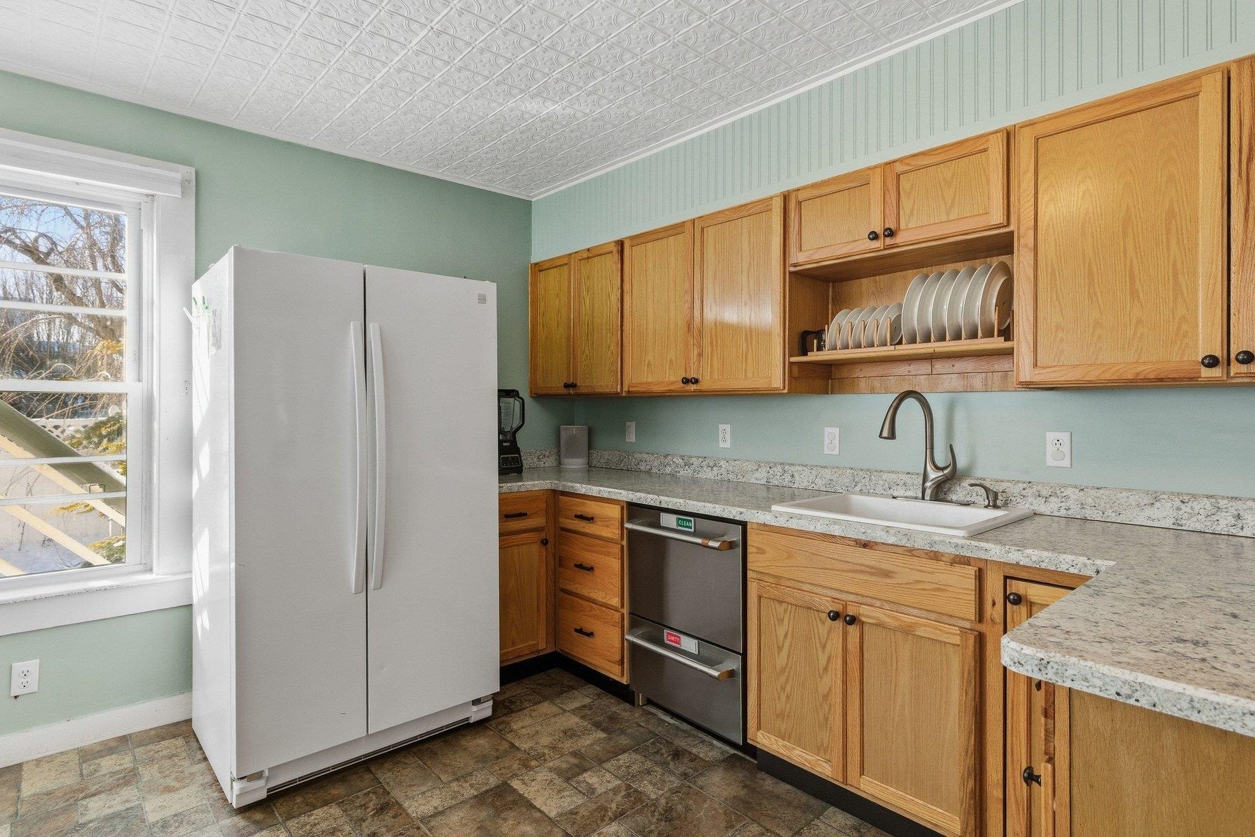 44 Rogers St, Portsmouth, NH 03801