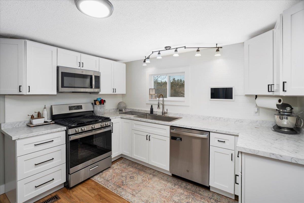 881 Franklin Hw, Andover, NH 03216