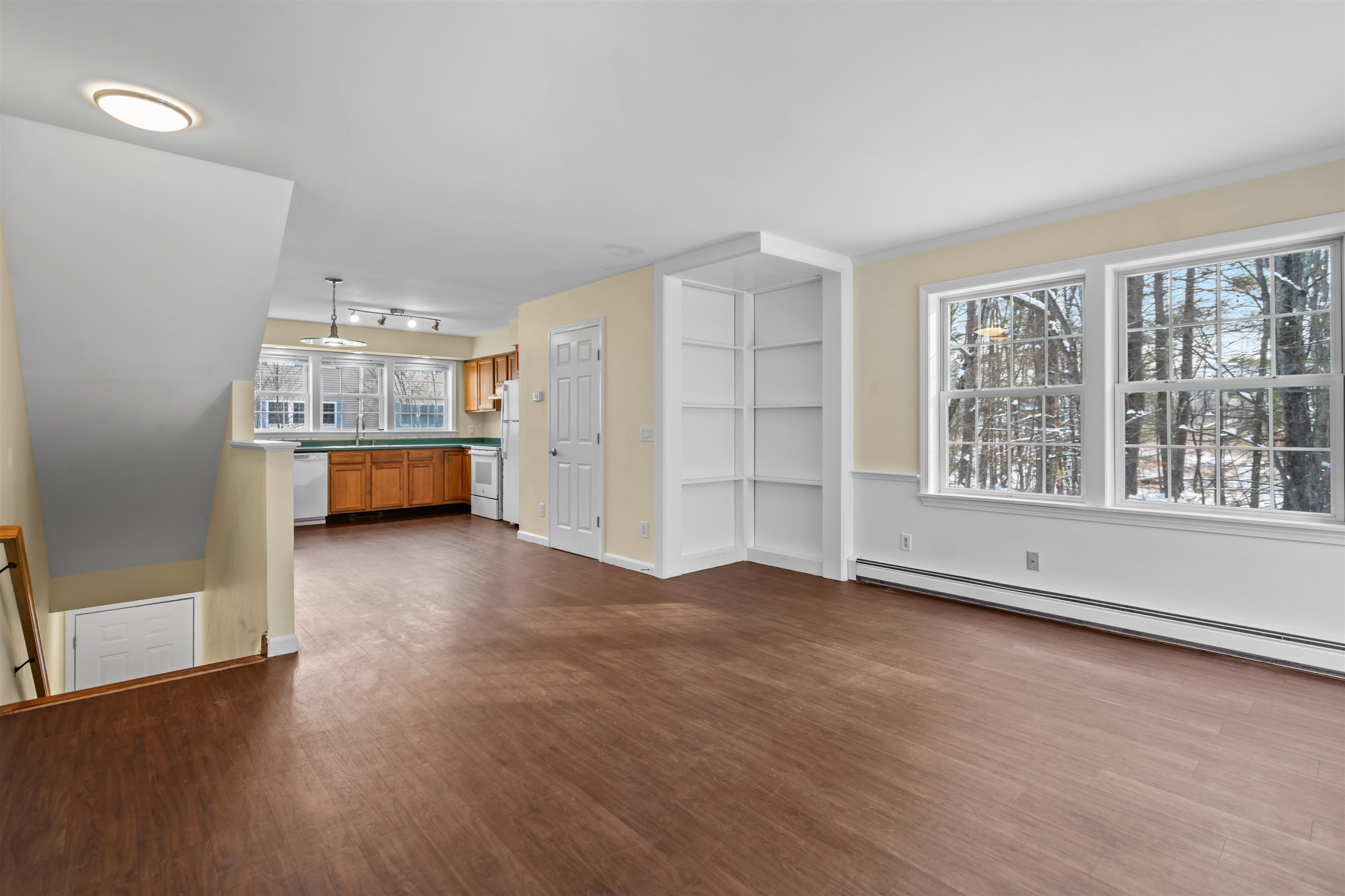 1029 S Mammoth Rd, Manchester, NH 03109