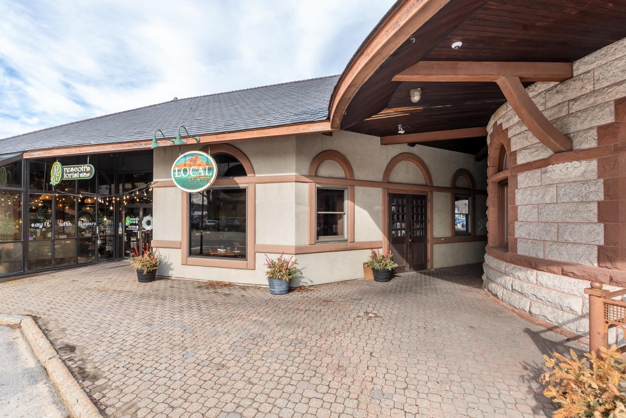 21 Veterans Sq, Laconia, NH 03246