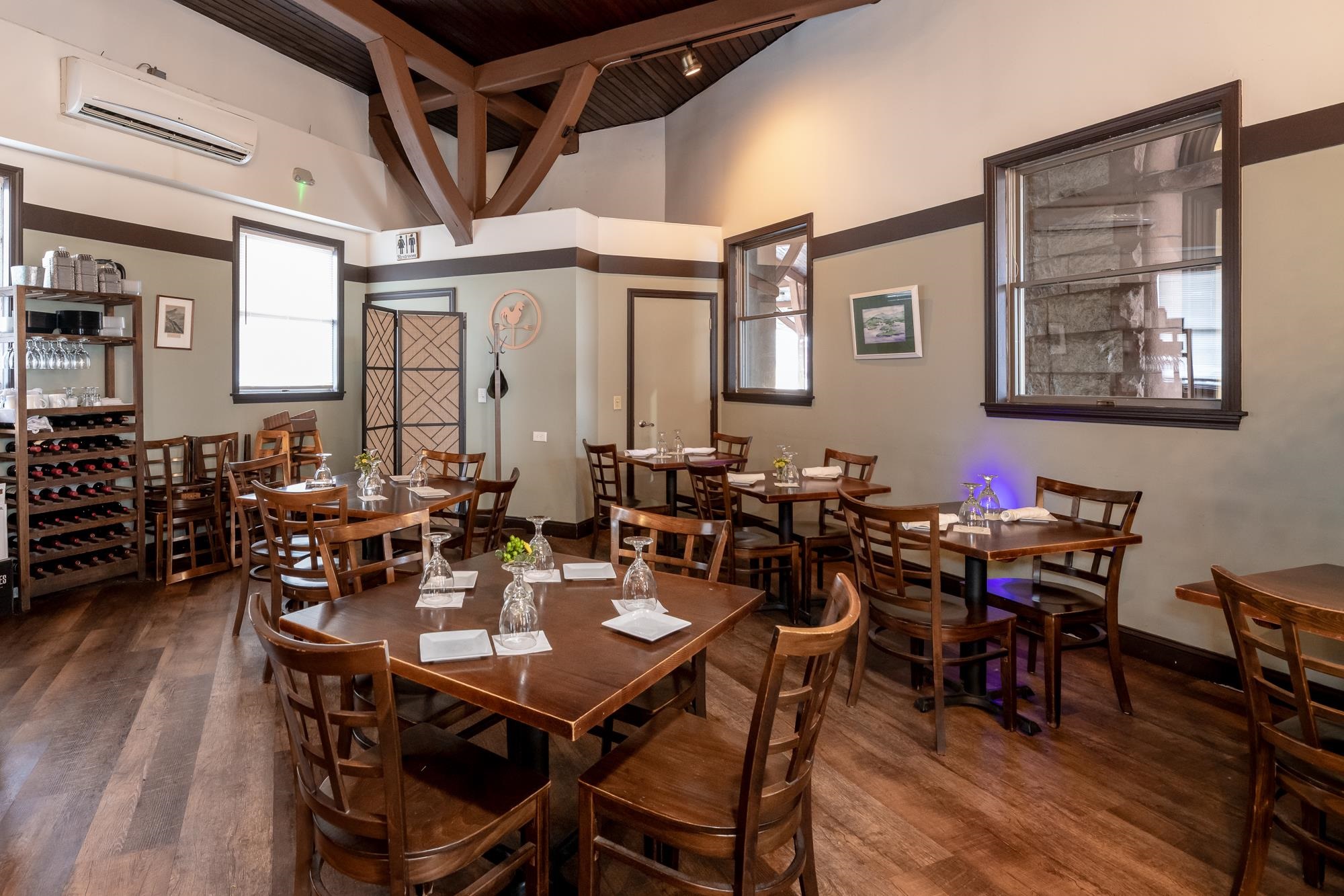 21 Veterans Sq, Laconia, NH 03246